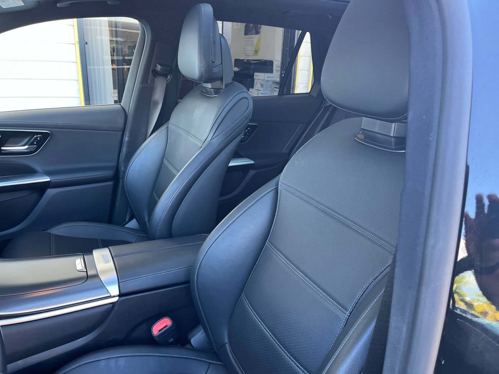 Used 2024 Mercedes-Benz GLC 300 4MATIC image 37