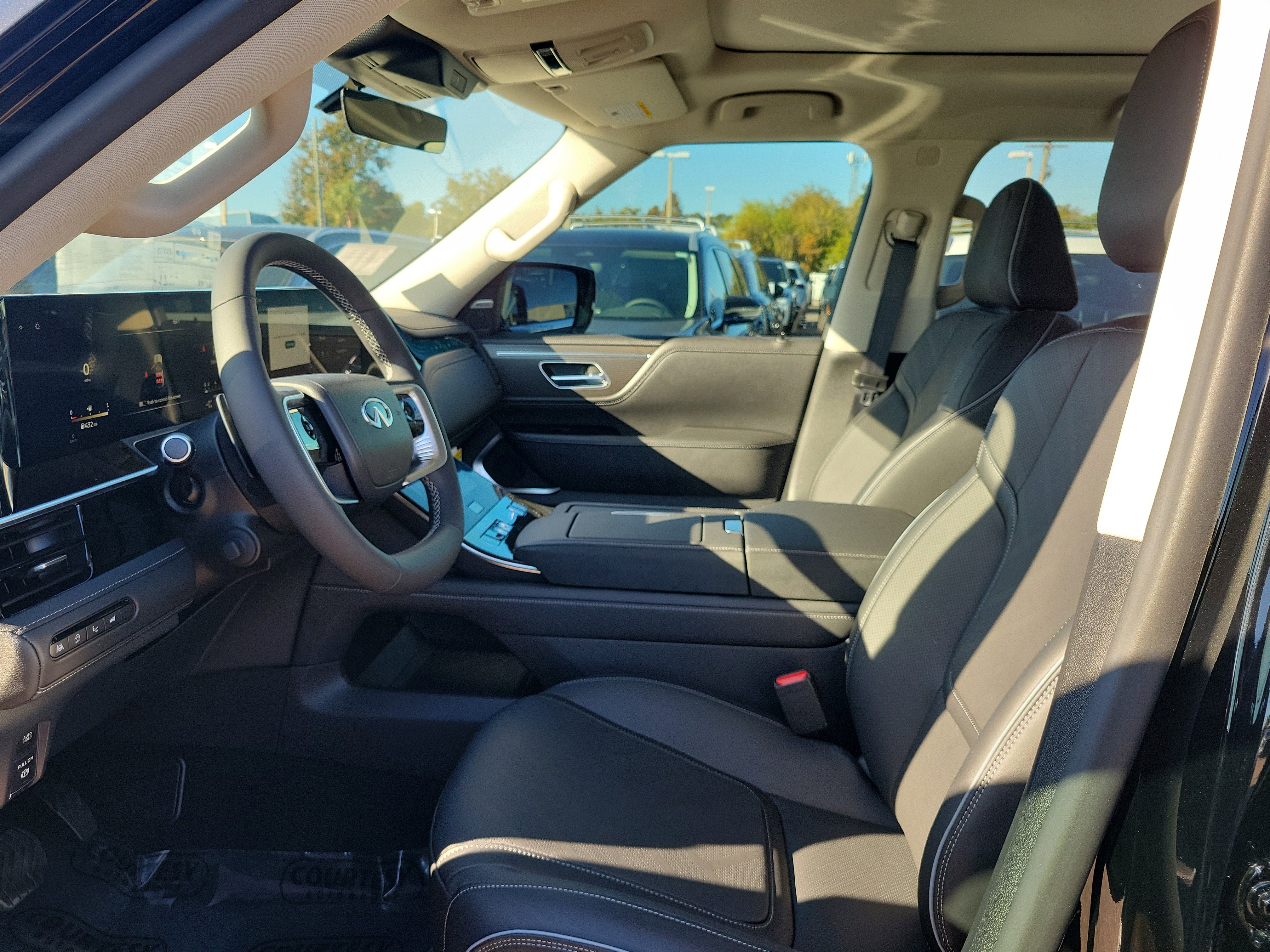 New 2026 INFINITI QX80 Luxe image 19