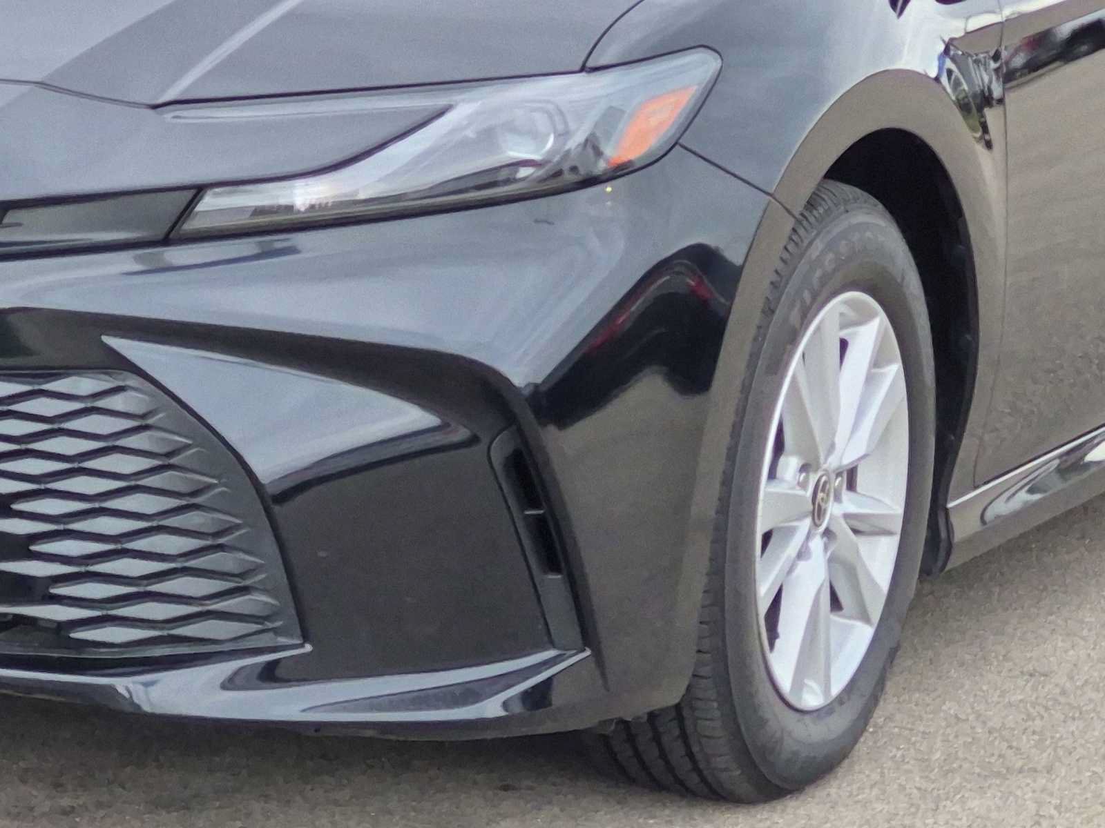 Used 2025 Toyota Camry LE w/ Convenience Package FWD image 11