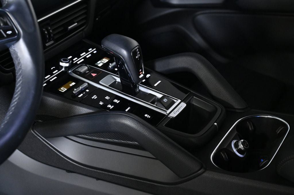 Certified 2023 Porsche Cayenne Platinum Edition AWD/4WD image 21