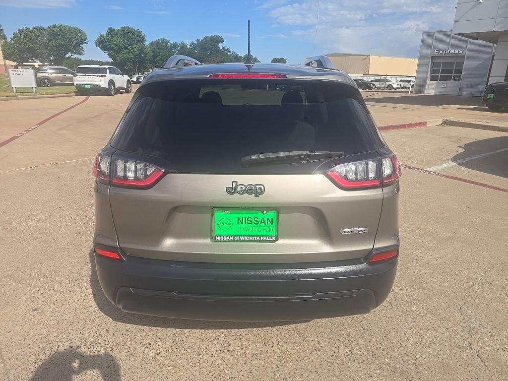 Used 2019 Jeep Cherokee Latitude w/ Popular Appearance Group FWD image 4