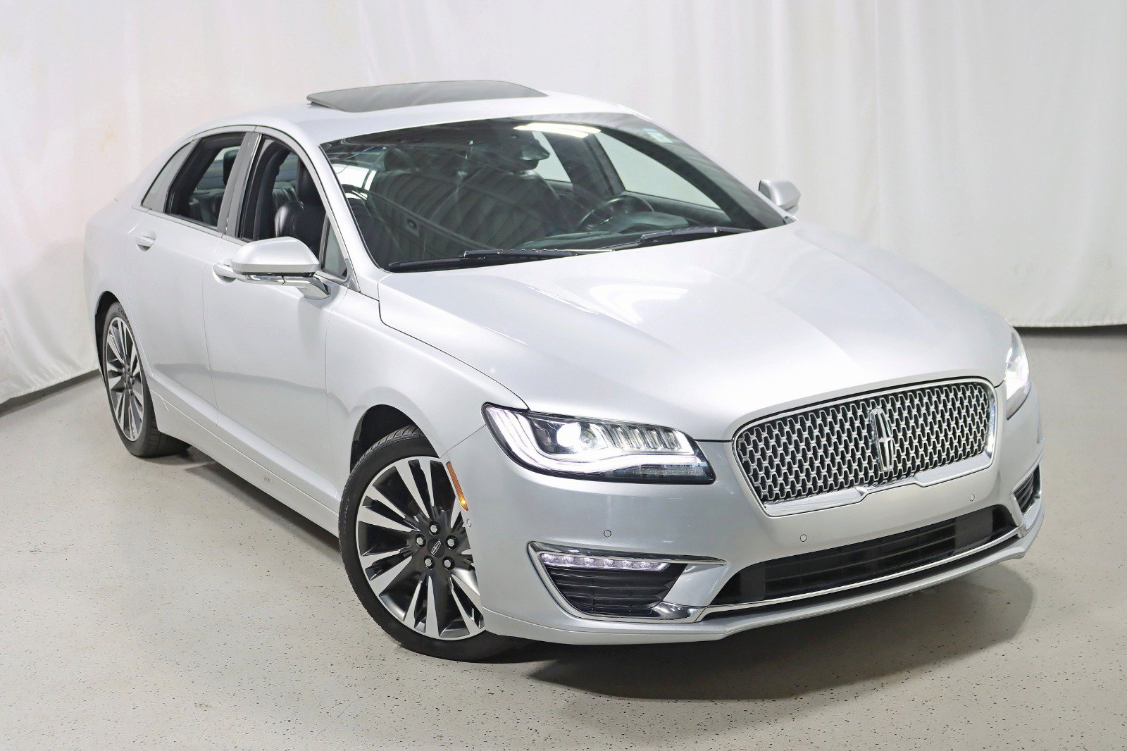 Used 2019 Lincoln MKZ Reserve FWD image 6