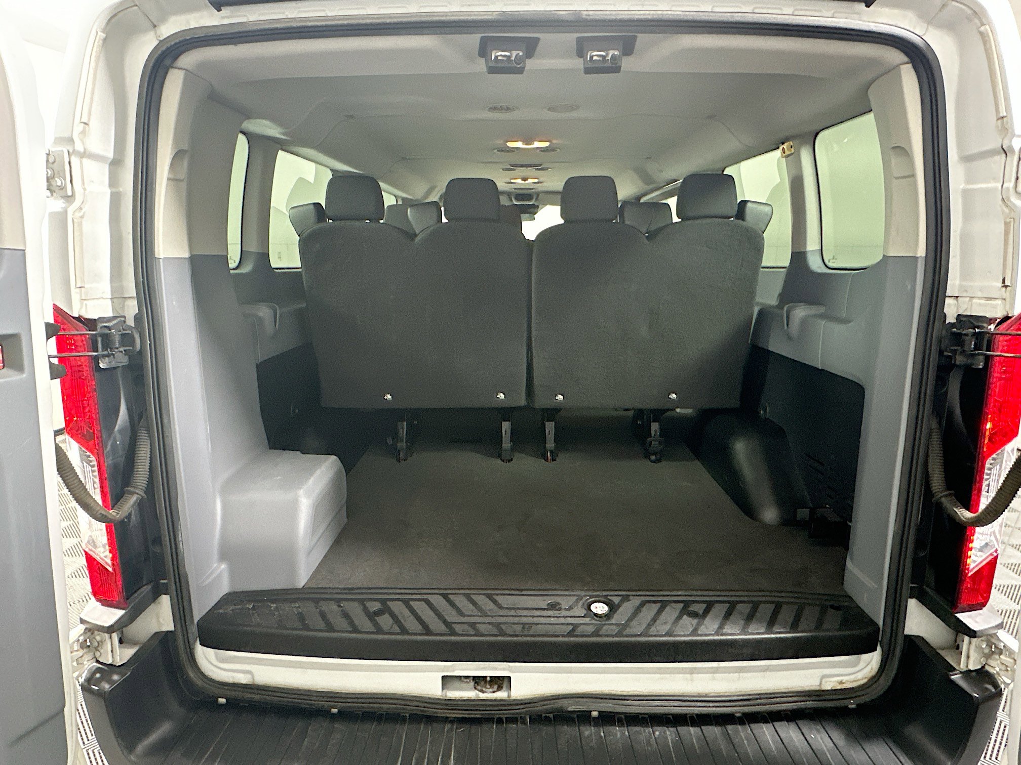 Used 2017 Ford Transit 350 XLT image 25