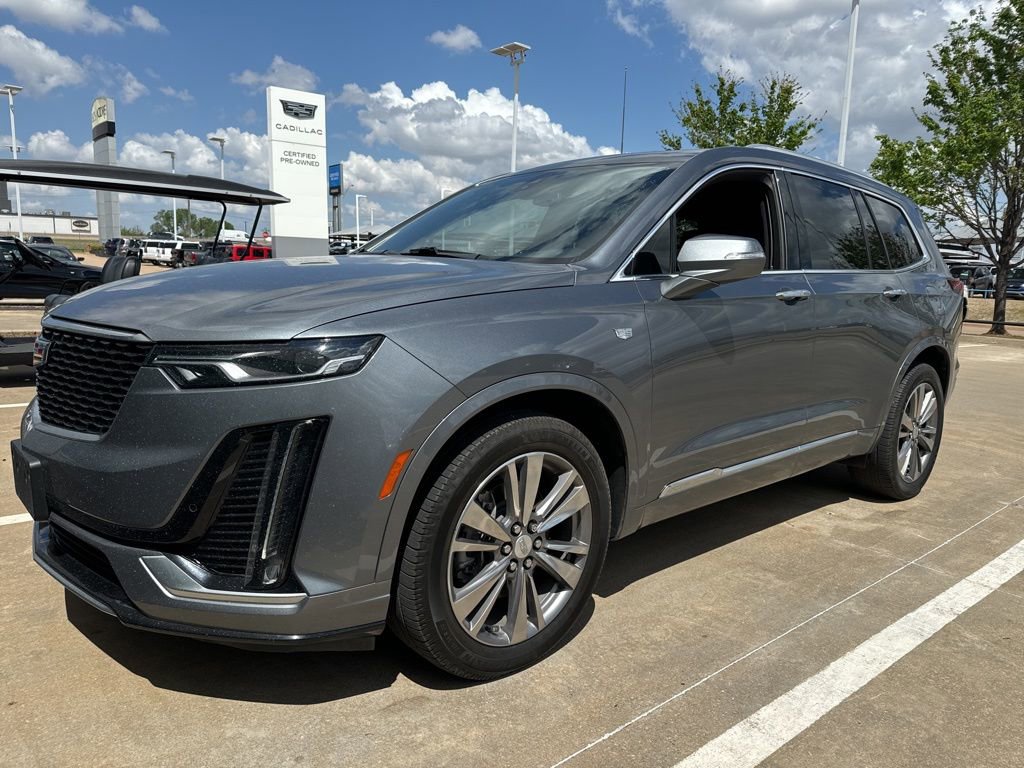 Used 2022 Cadillac XT6 Premium Luxury image 1