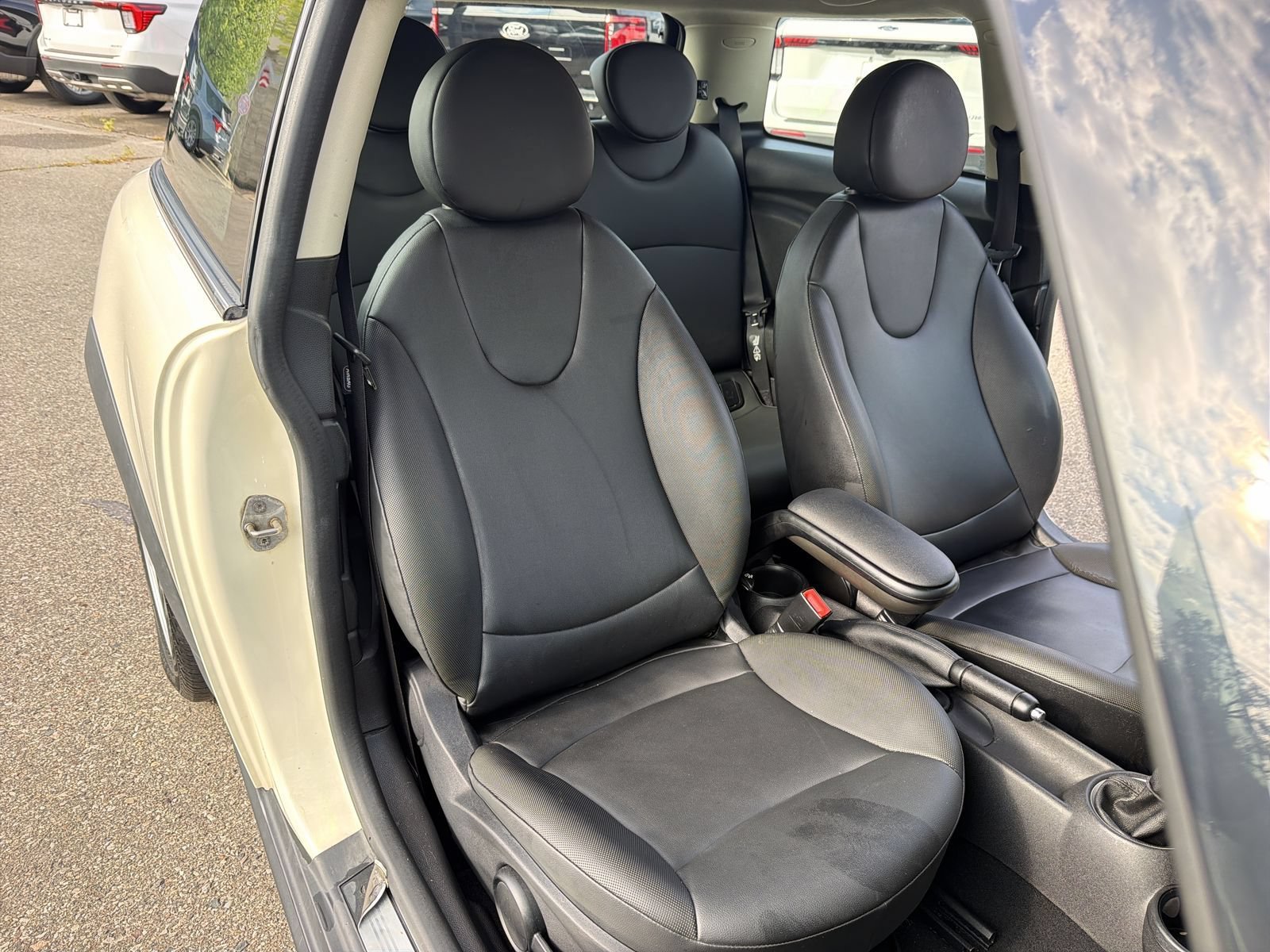 Used 2011 MINI Cooper Hardtop FWD image 23