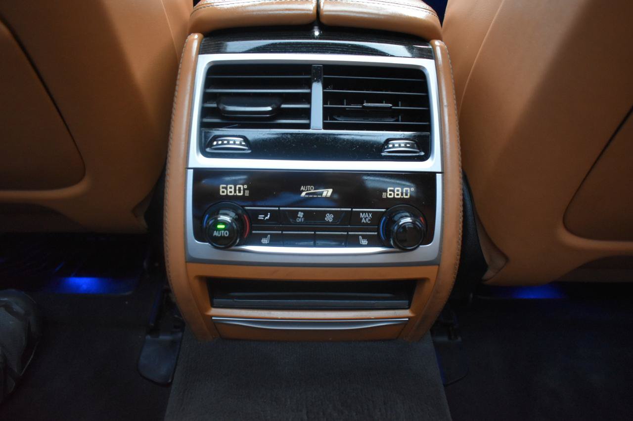 Used 2018 BMW 750i xDrive AWD/4WD image 37
