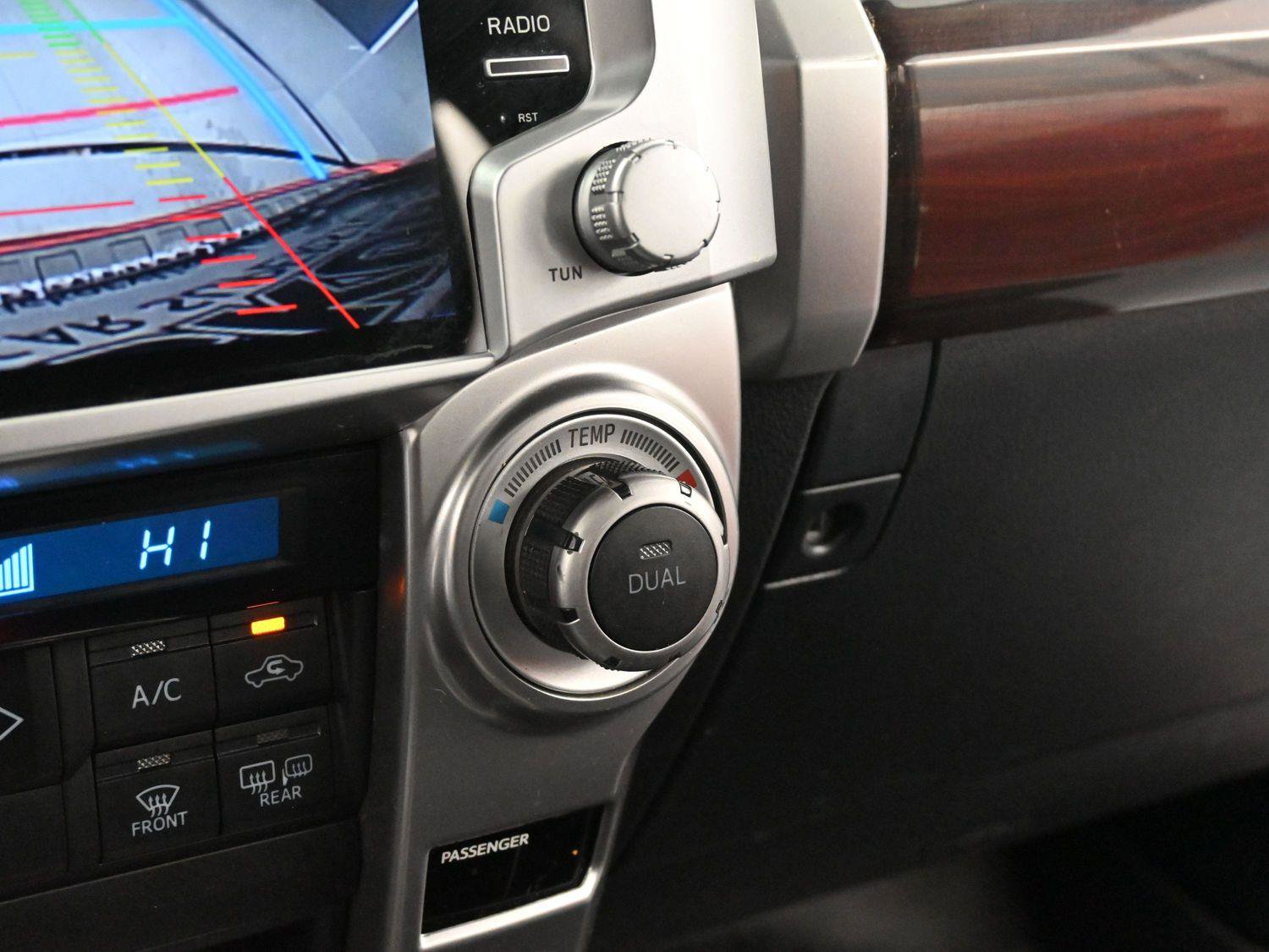 Used 2014 Toyota 4Runner Limited image 27