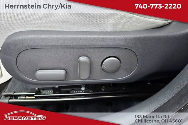 Used 2024 Hyundai Kona SEL image 16