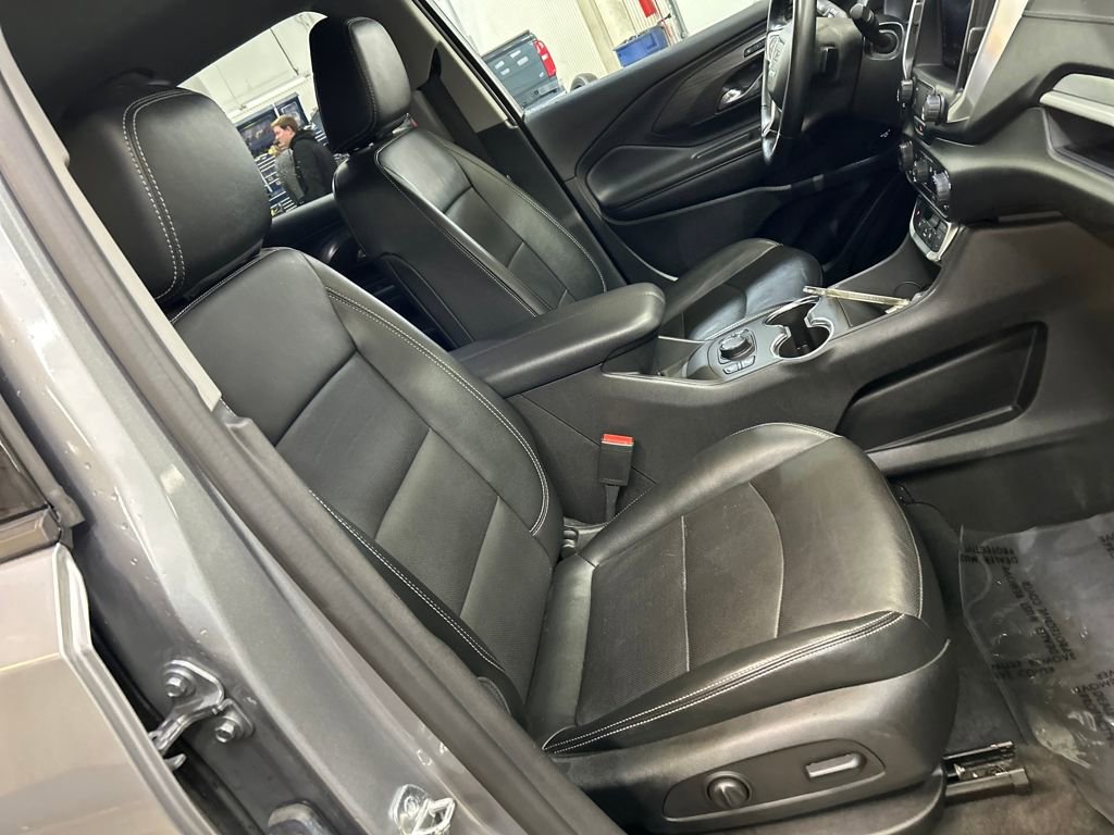 Used 2024 GMC Terrain SLT image 43