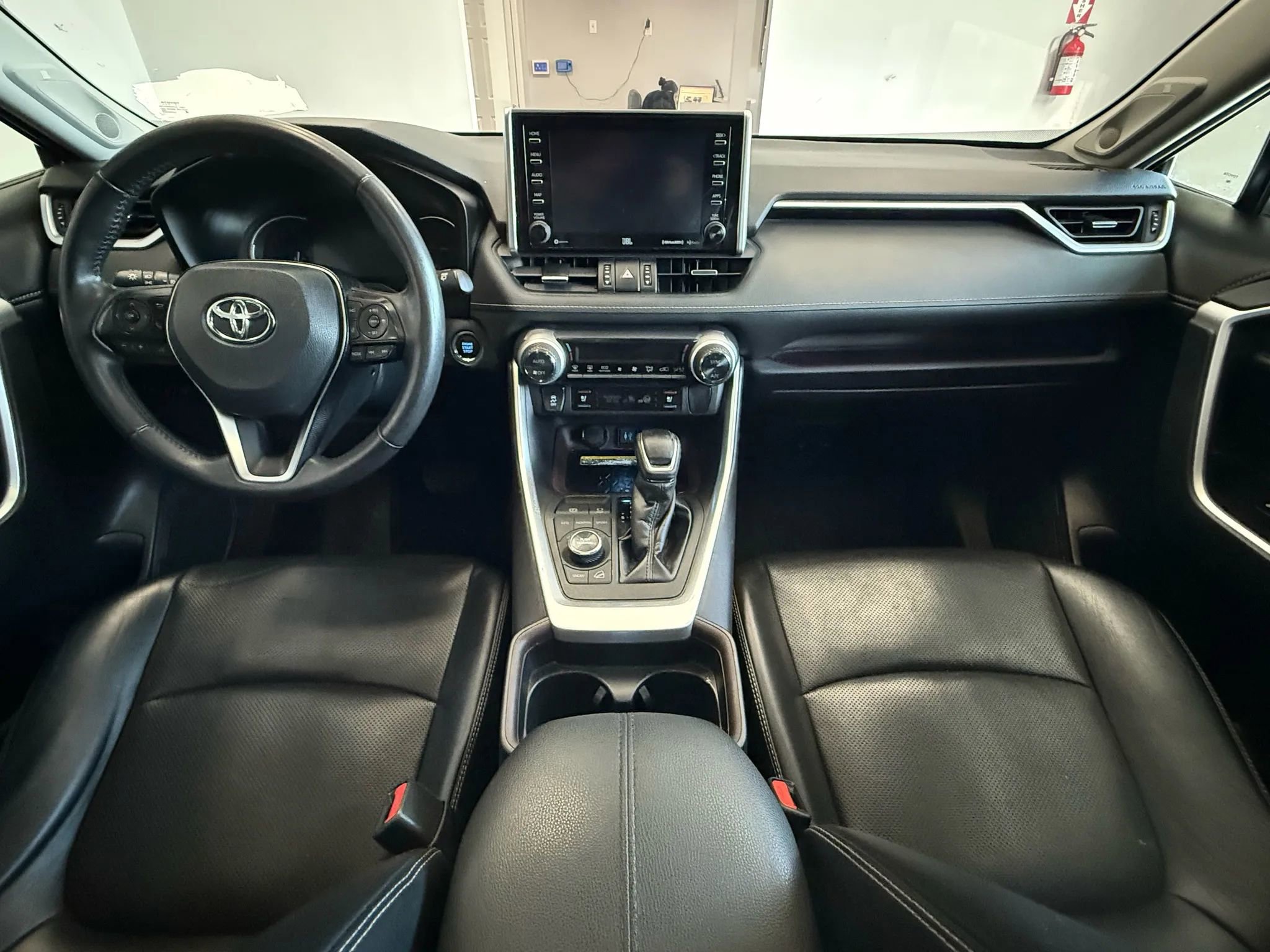 Used 2019 Toyota RAV4 Limited w/ Advanced Technology Package image 24
