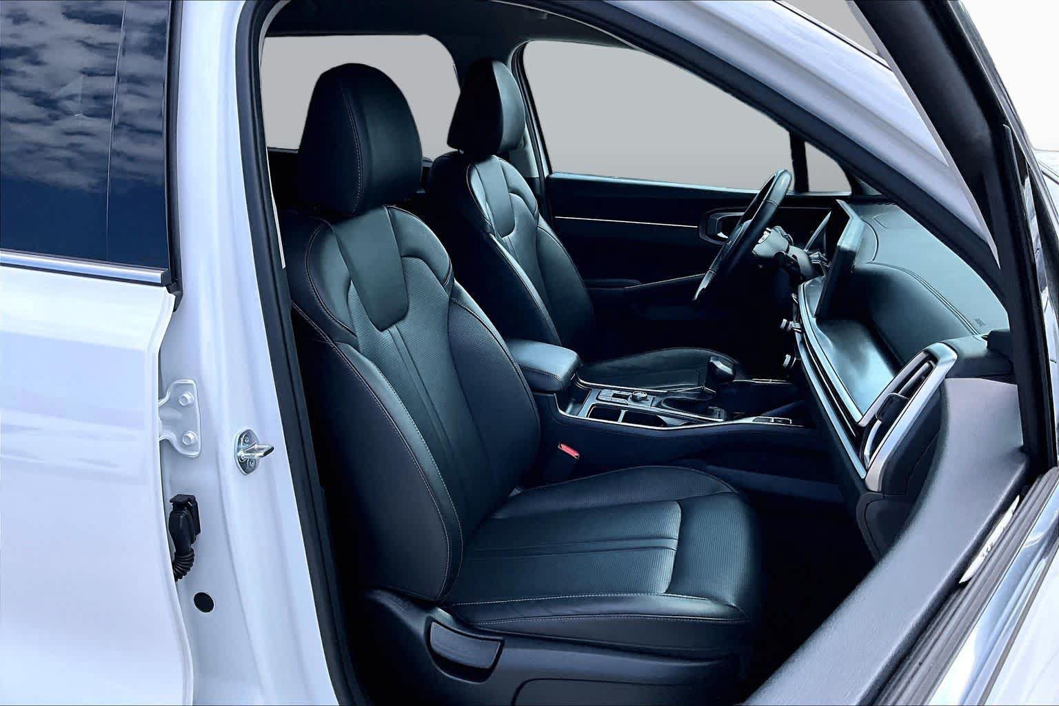 Certified 2024 Kia Sorento S FWD image 9