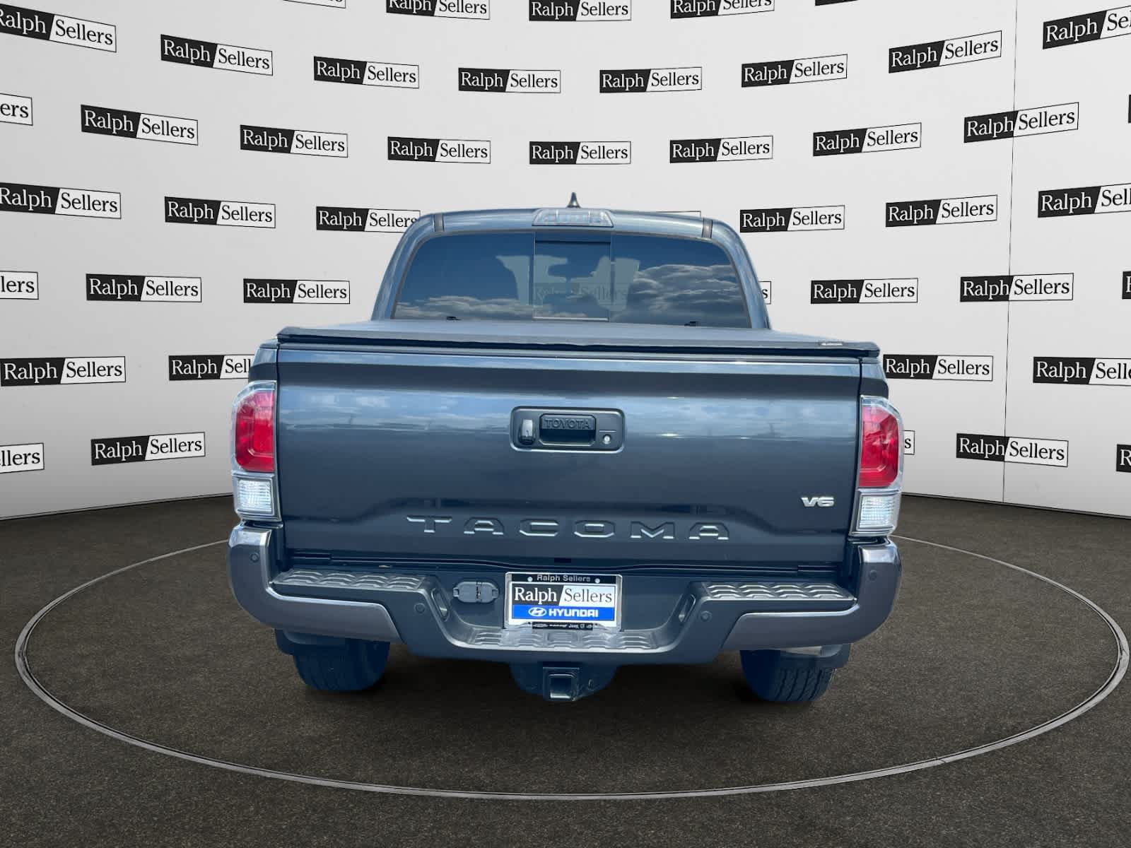 Used 2023 Toyota Tacoma TRD Sport w/ Technology Package RWD image 5