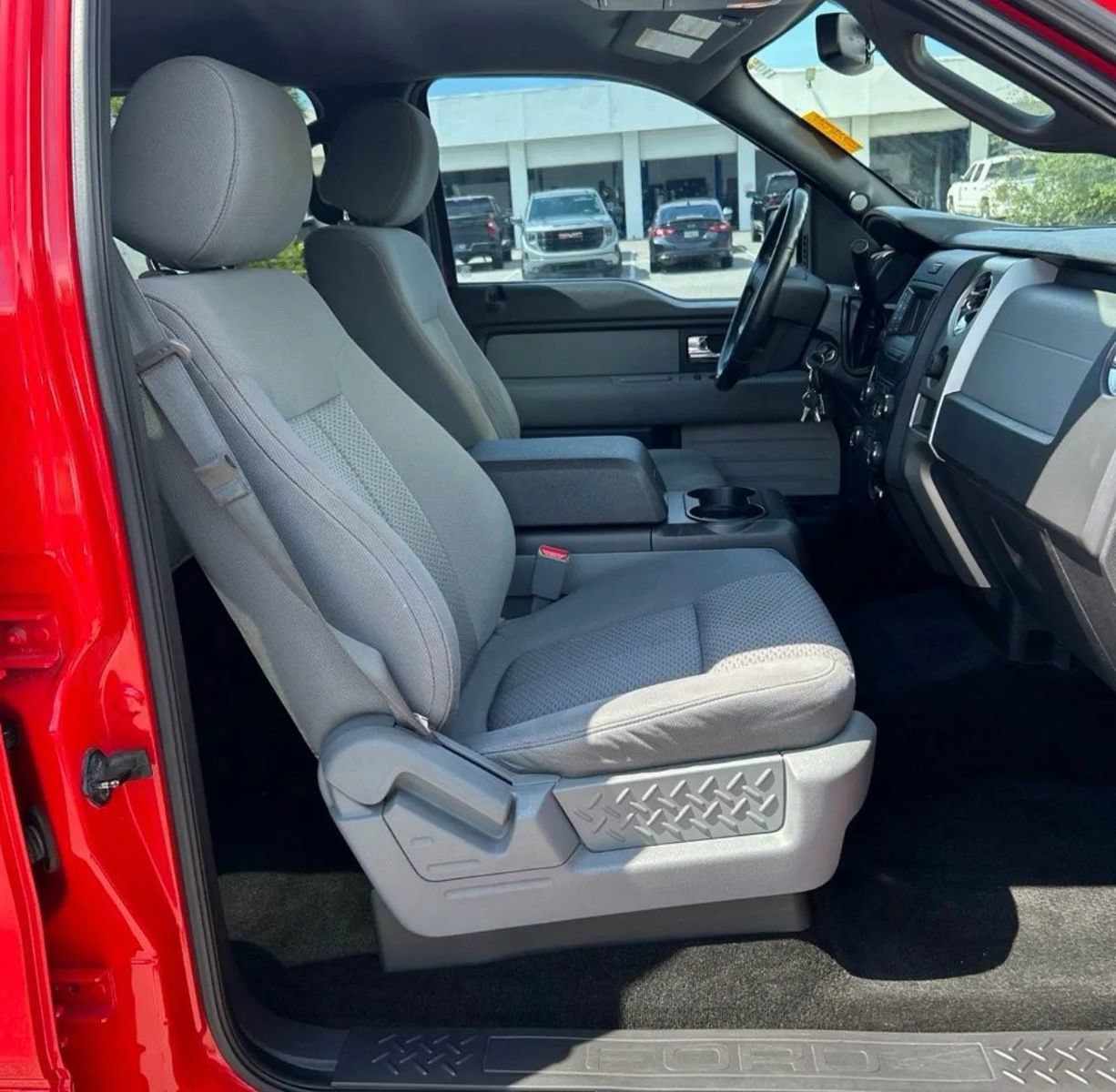 Used 2013 Ford F150 XLT w/ XLT Chrome Pkg AWD/4WD image 3