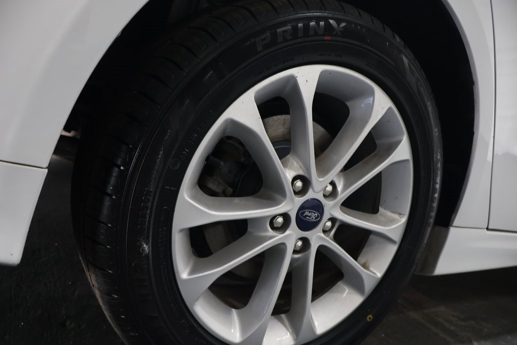 Used 2020 Ford Fusion SE image 30