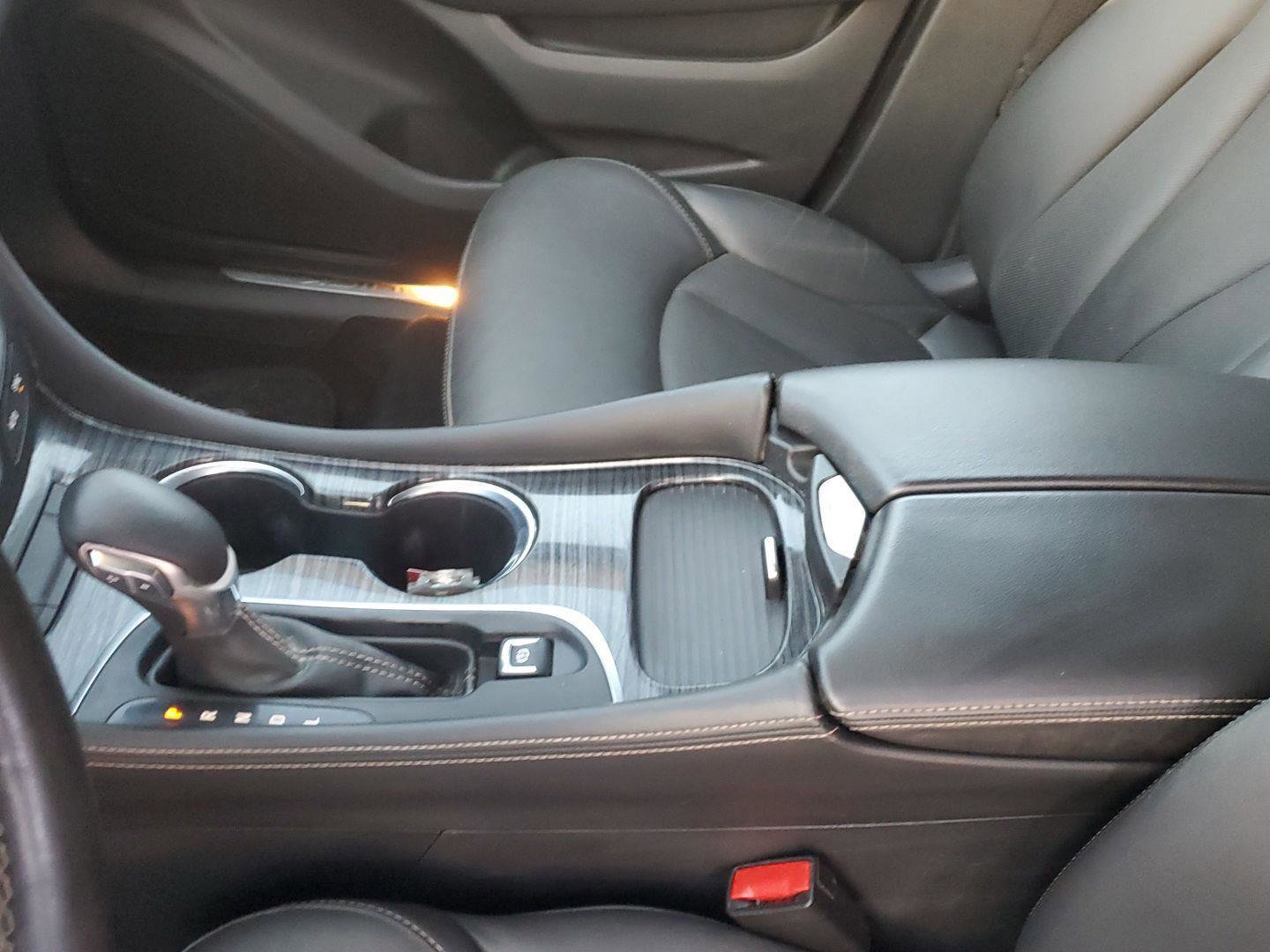 Used 2018 Buick Envision Essence image 23