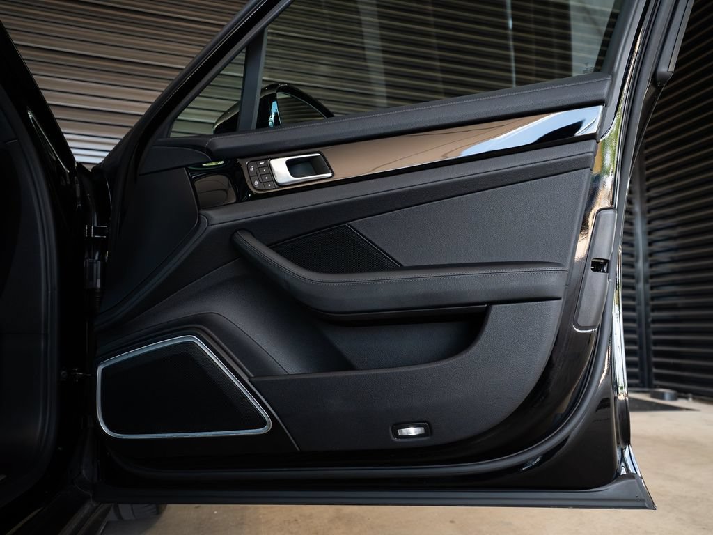 Certified 2023 Porsche Panamera image 27