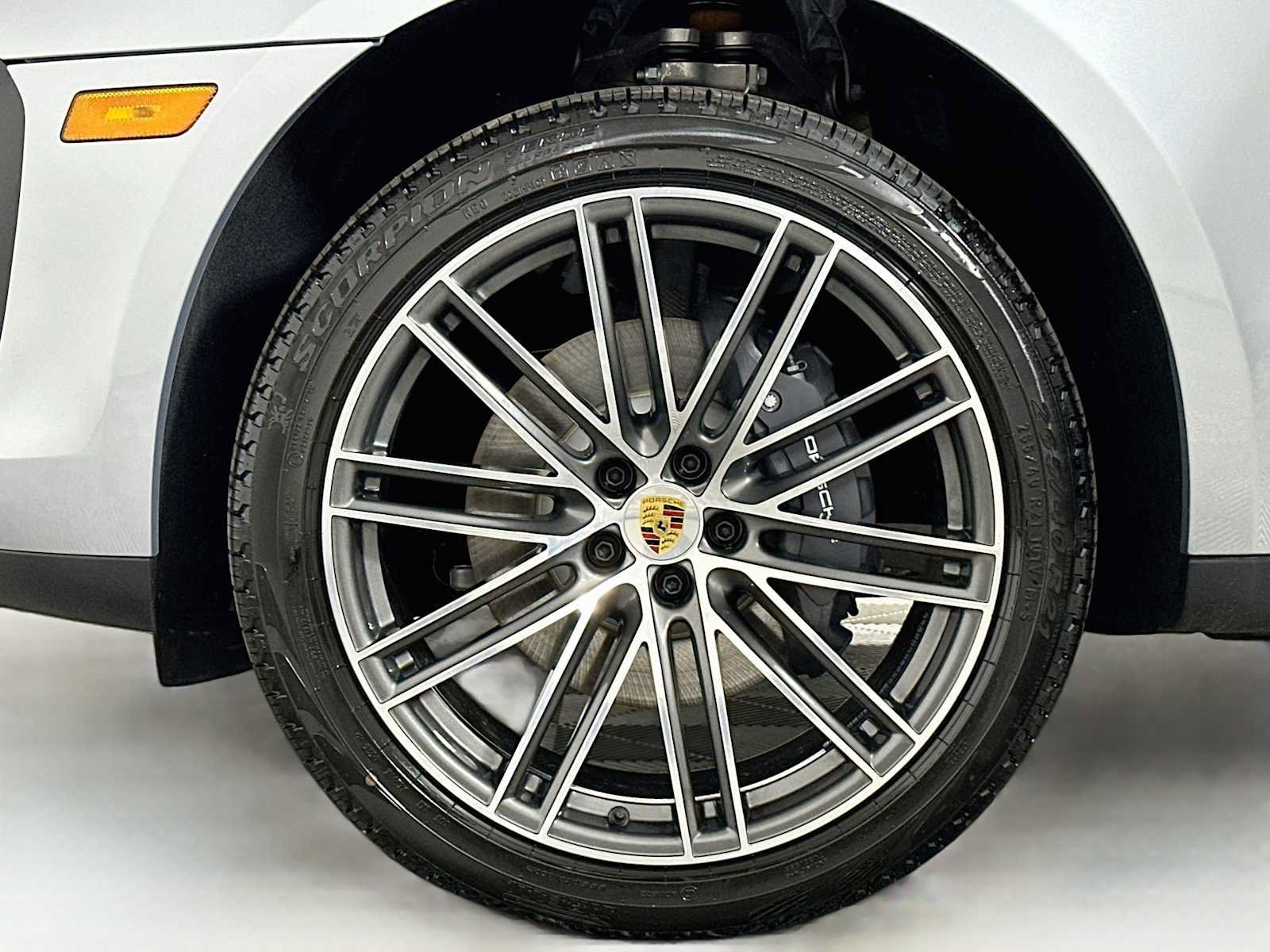 New 2026 Porsche Macan AWD/4WD image 32