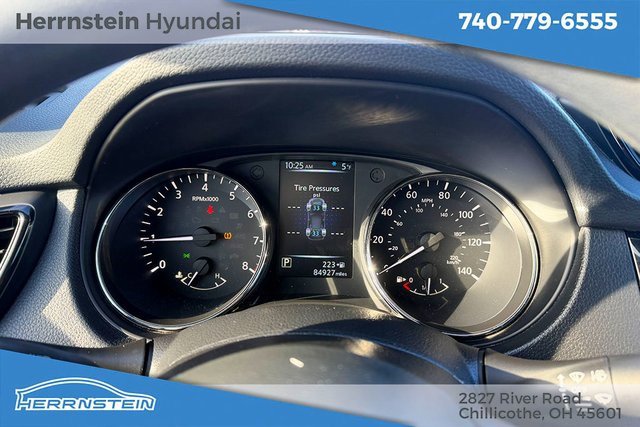 Used 2017 Nissan Rogue S image 16