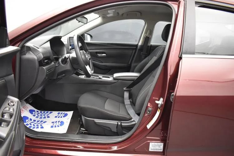 Used 2025 Nissan Sentra SV FWD image 14