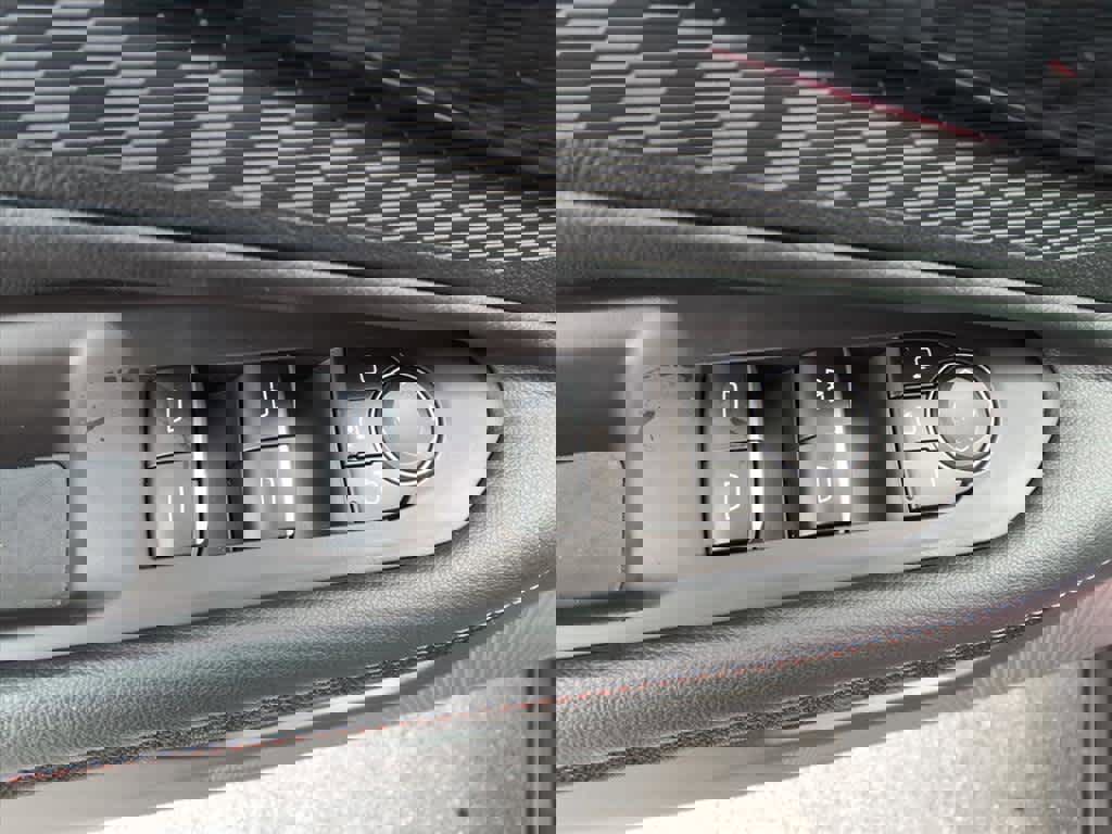 Used 2024 Chevrolet Blazer EV RS image 12