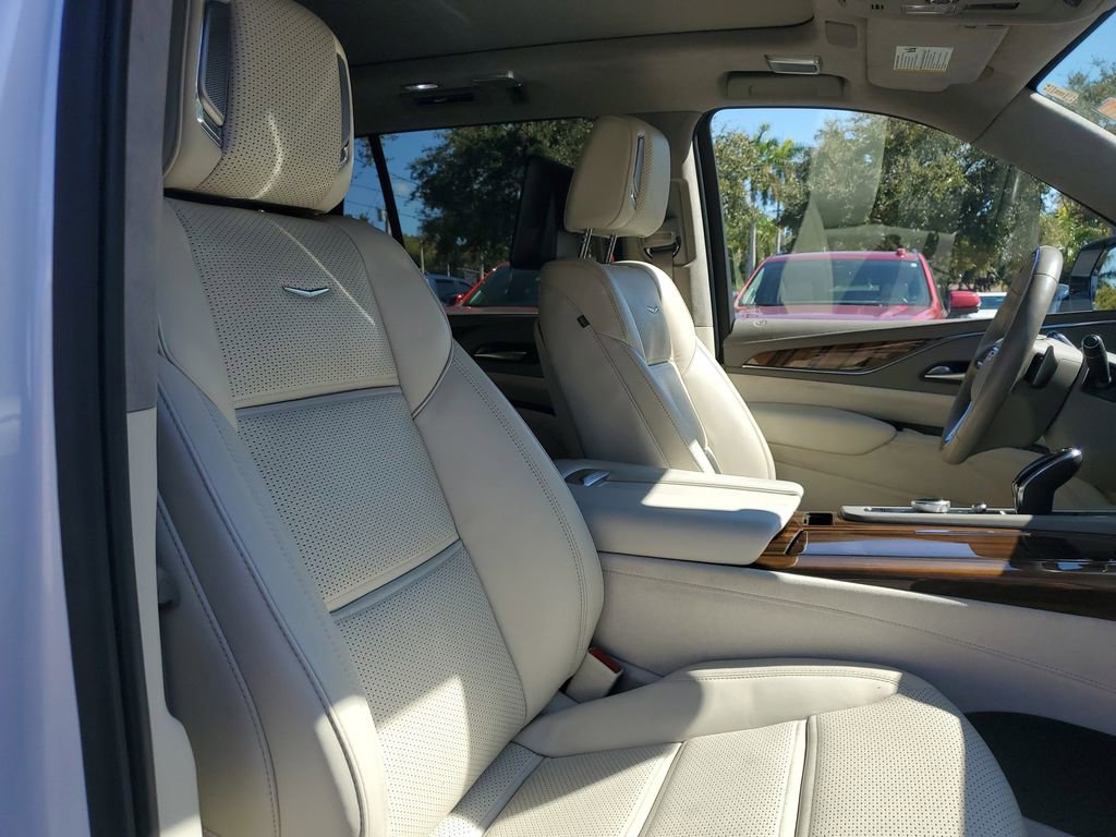 Used 2024 Cadillac Escalade Sport Platinum w/ LPO, ONYX Package image 22