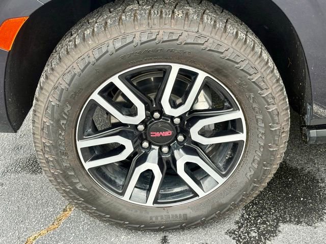 Used 2023 GMC Yukon AT4 w/ Technology Package AWD/4WD image 32
