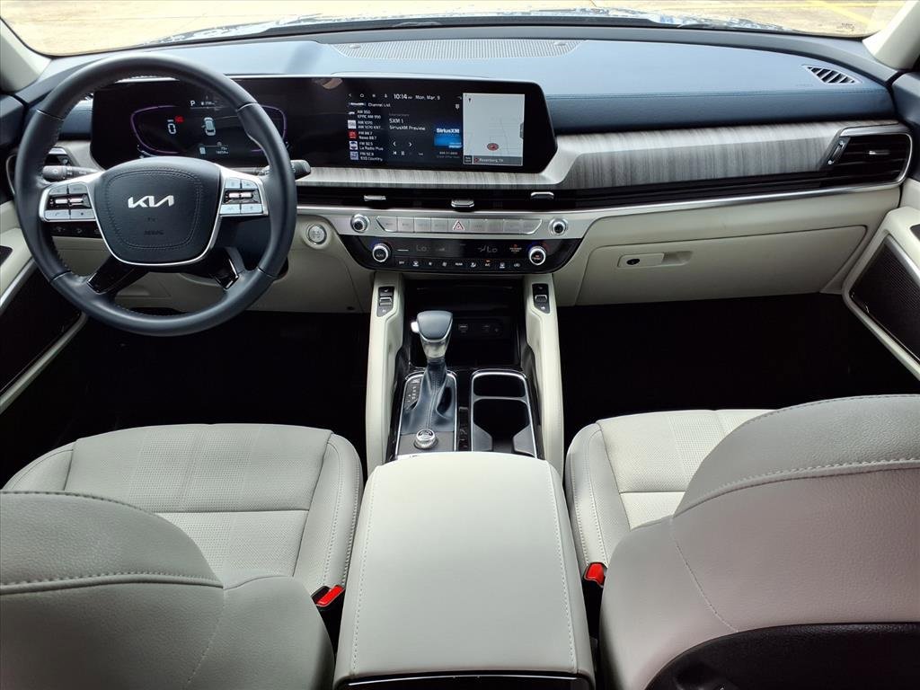 Used 2025 Kia Telluride EX w/ EX Captain's Chair Package image 9