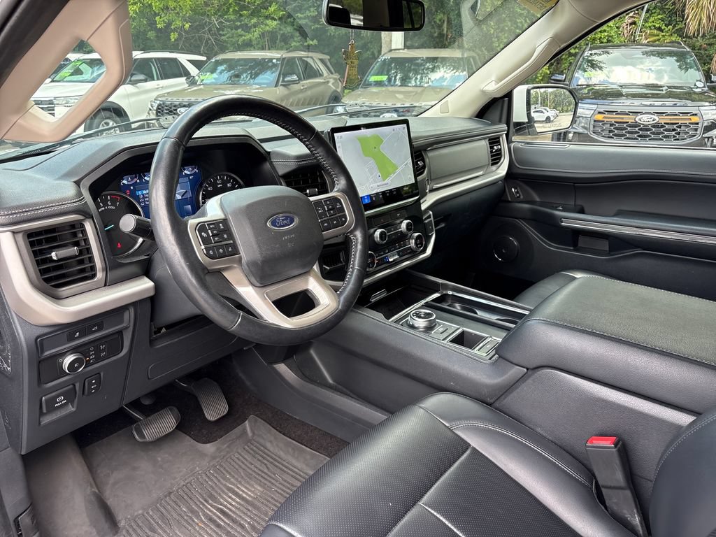 Used 2022 Ford Expedition Max XLT RWD image 6