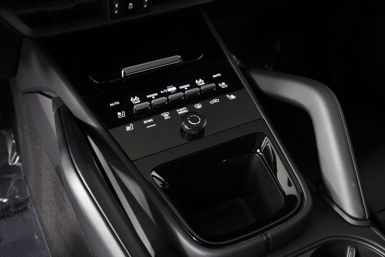 Certified 2025 Porsche Cayenne Coupe image 18