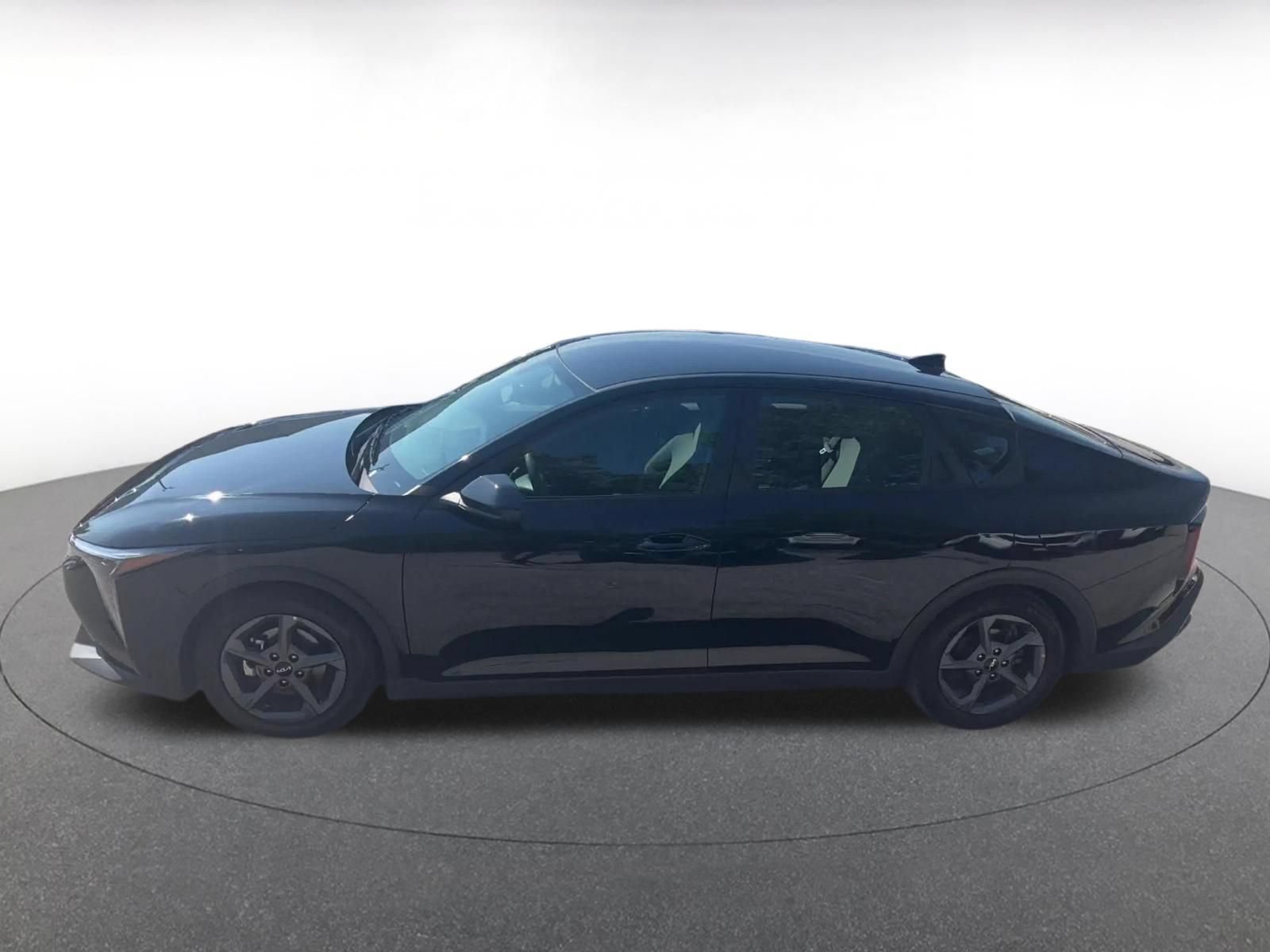 Used 2025 Kia K4 FWD image 9