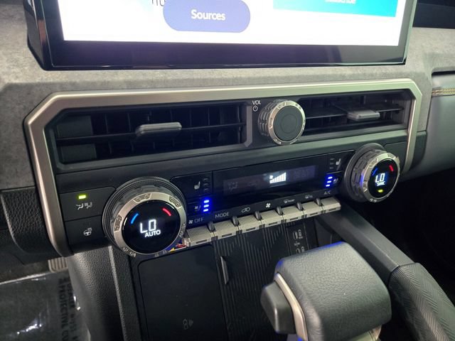Used 2025 Toyota 4Runner Trailhunter AWD/4WD image 22