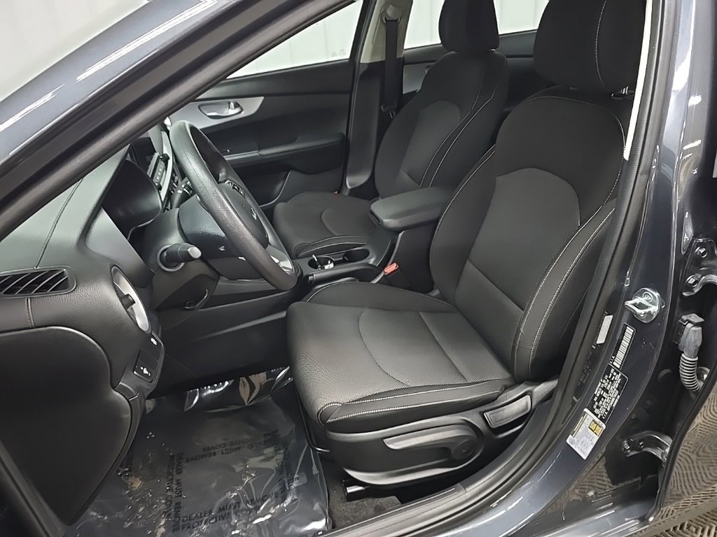 Used 2024 Kia Forte LXS image 29
