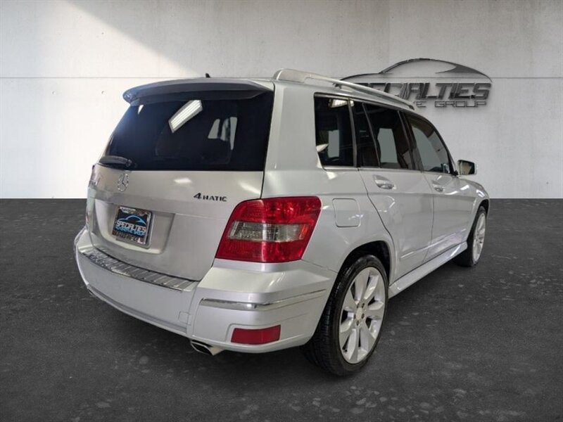 Used 2010 Mercedes-Benz GLK 350 4MATIC image 10