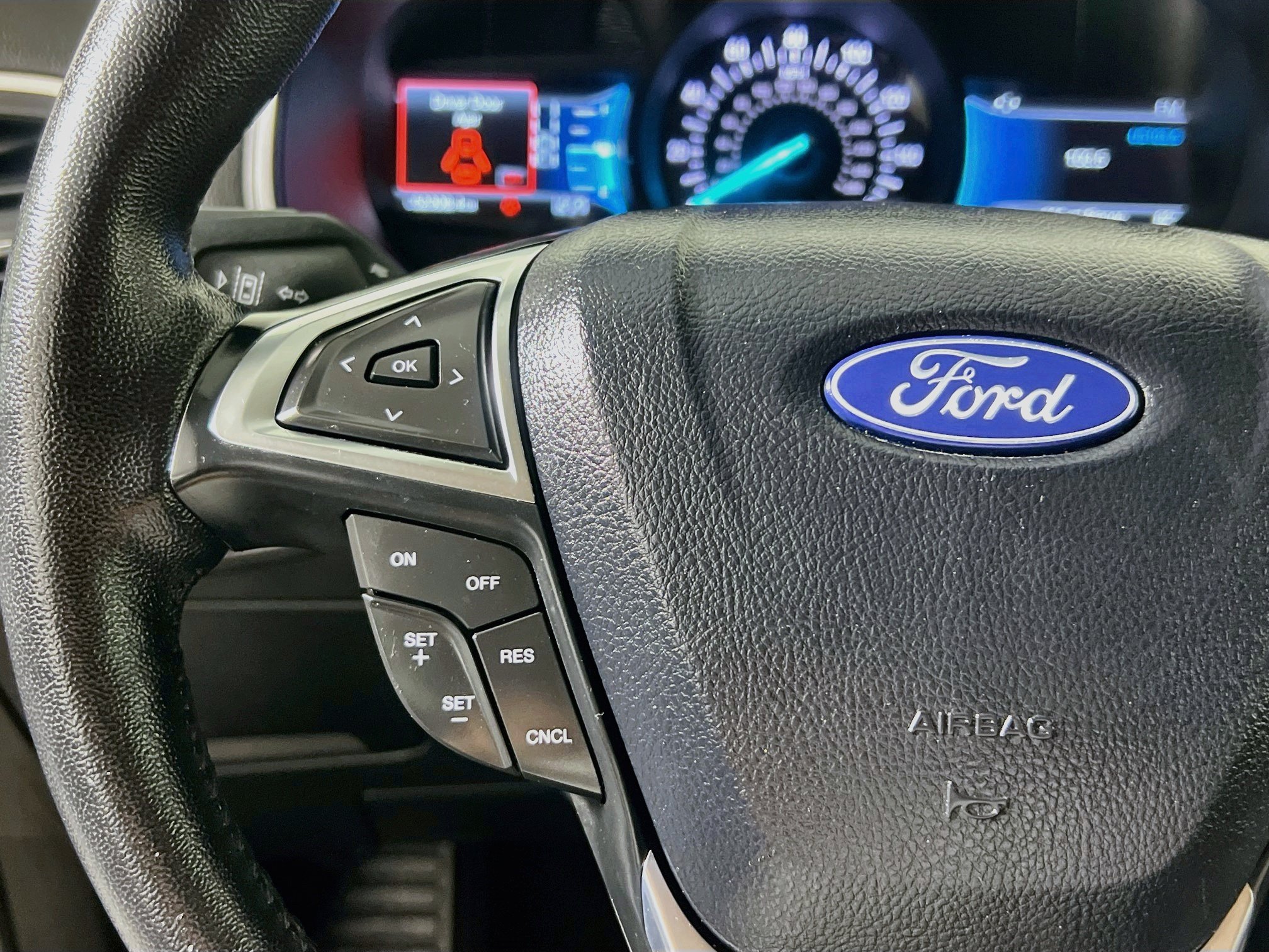 Used 2024 Ford Edge SEL AWD/4WD image 18