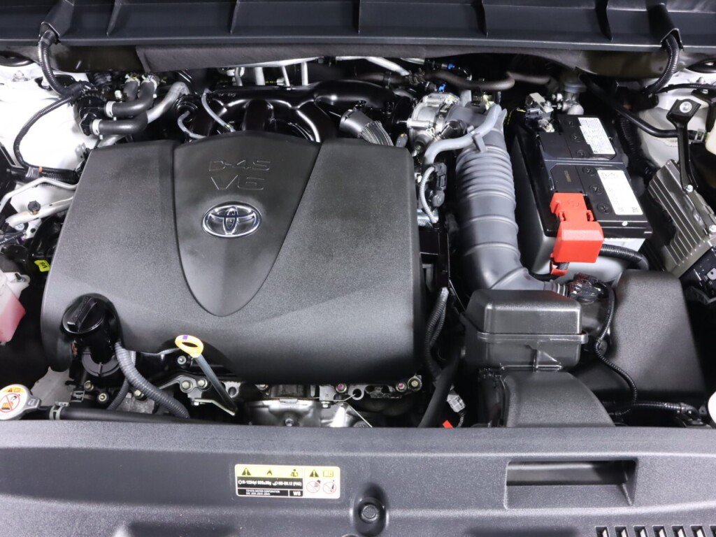Used 2020 Toyota Highlander LE AWD/4WD image 42
