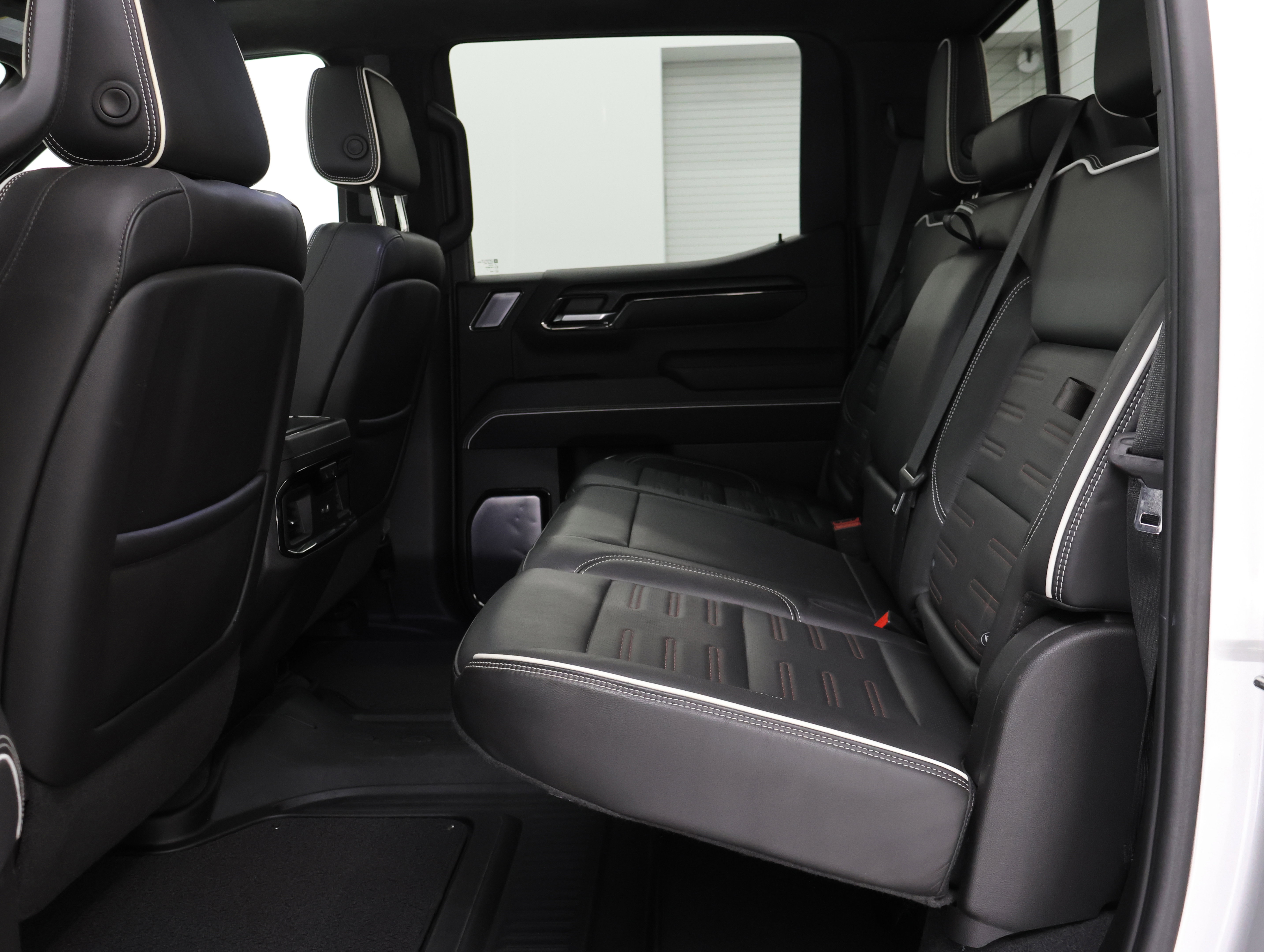 Used 2022 GMC Sierra 1500 AT4X image 8