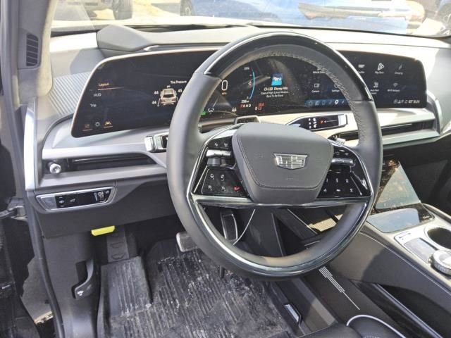 Used 2026 Cadillac Vistiq Platinum w/ LPO, Floor Liner Package AWD/4WD image 4