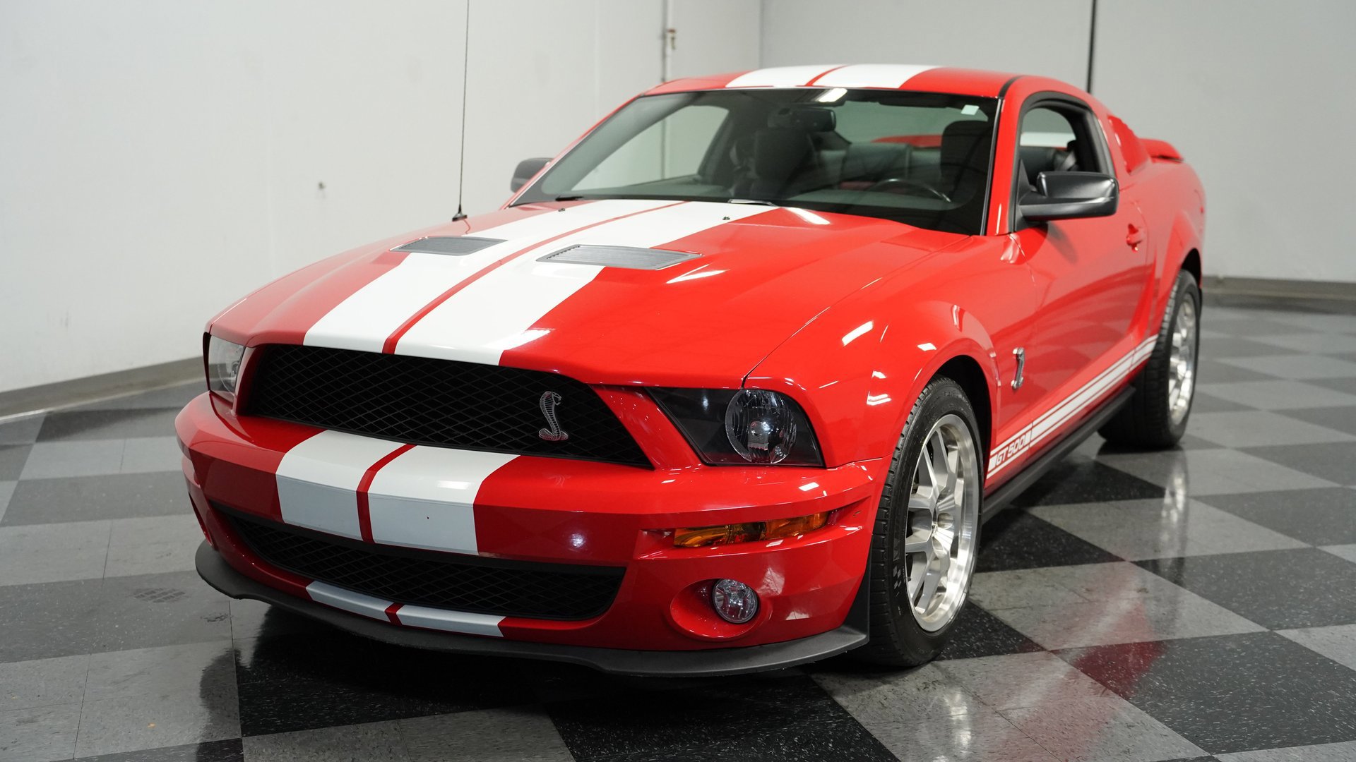 Used 2009 Ford Mustang Shelby GT500 RWD image 16