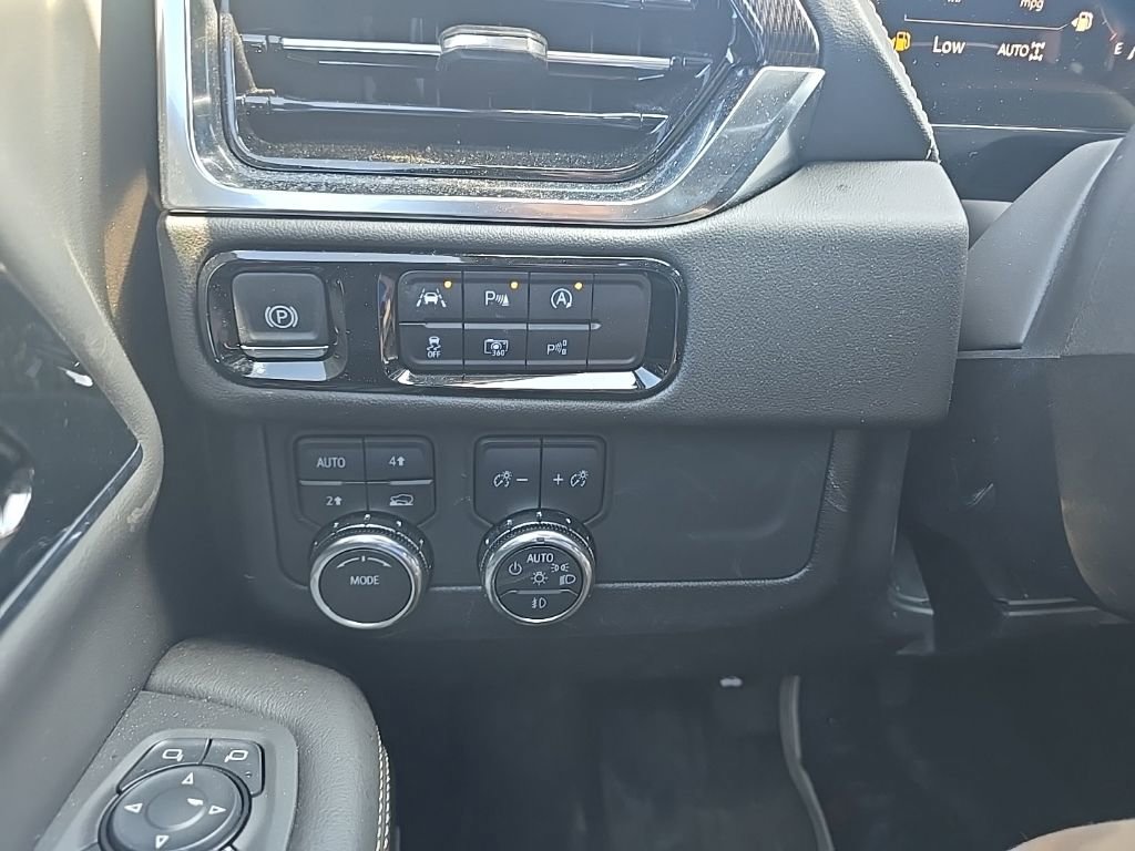 Used 2025 GMC Yukon Elevation w/ LPO, Floor Liner Package AWD/4WD image 27