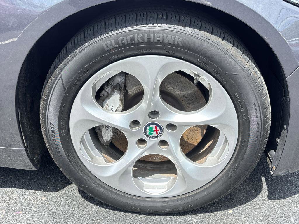 Used 2019 Alfa Romeo Giulia AWD image 30