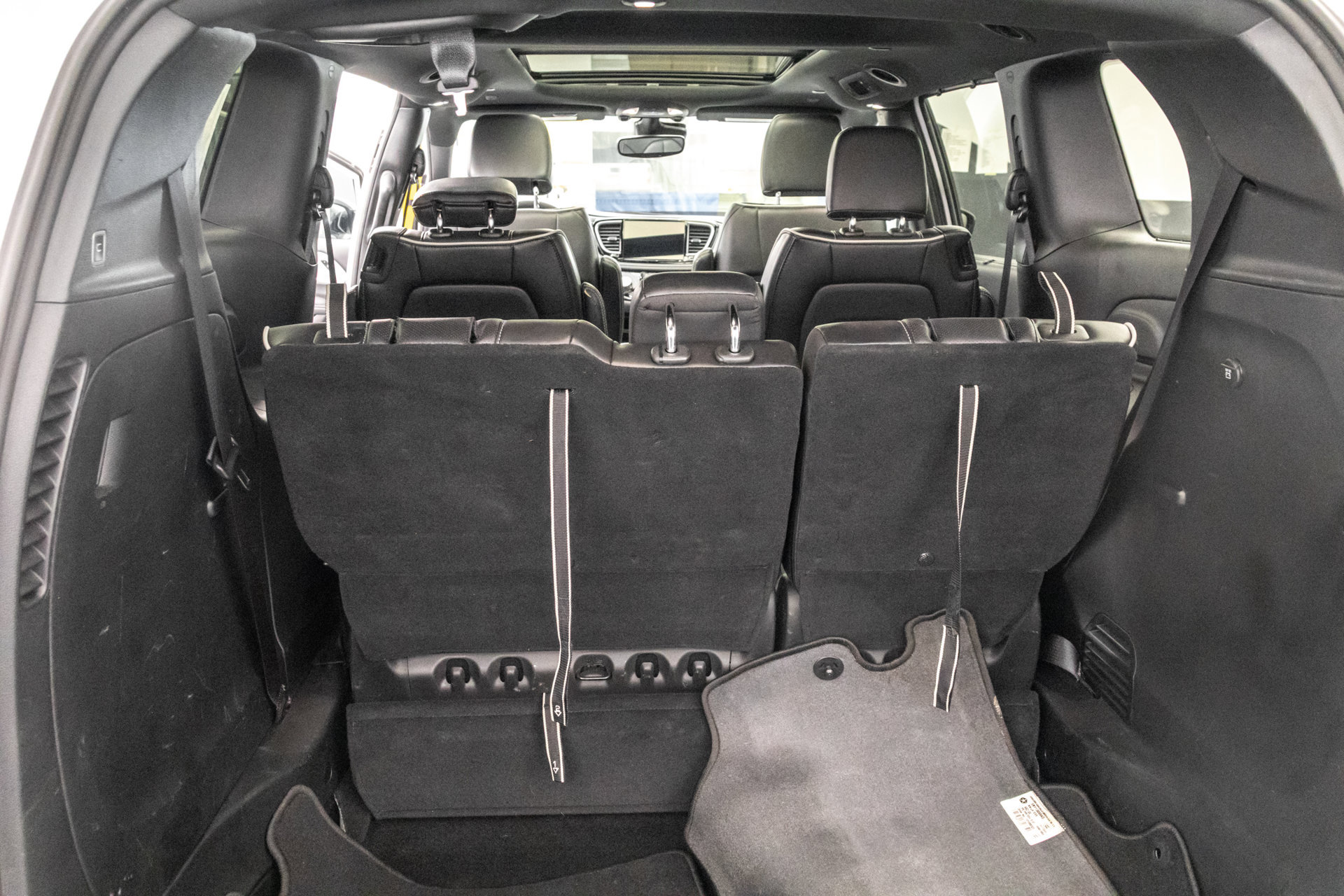 Used 2025 Chrysler Pacifica Limited FWD image 31