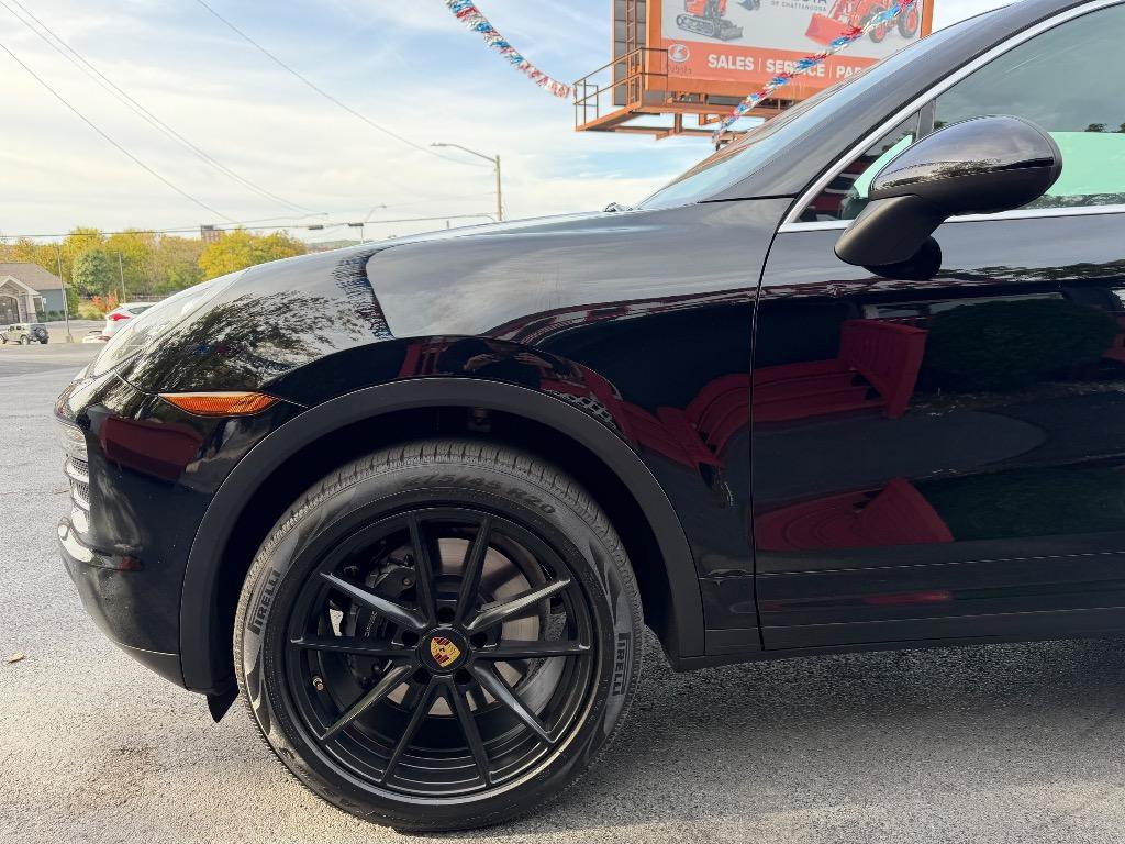 Used 2014 Porsche Cayenne Platinum Edition AWD/4WD image 8