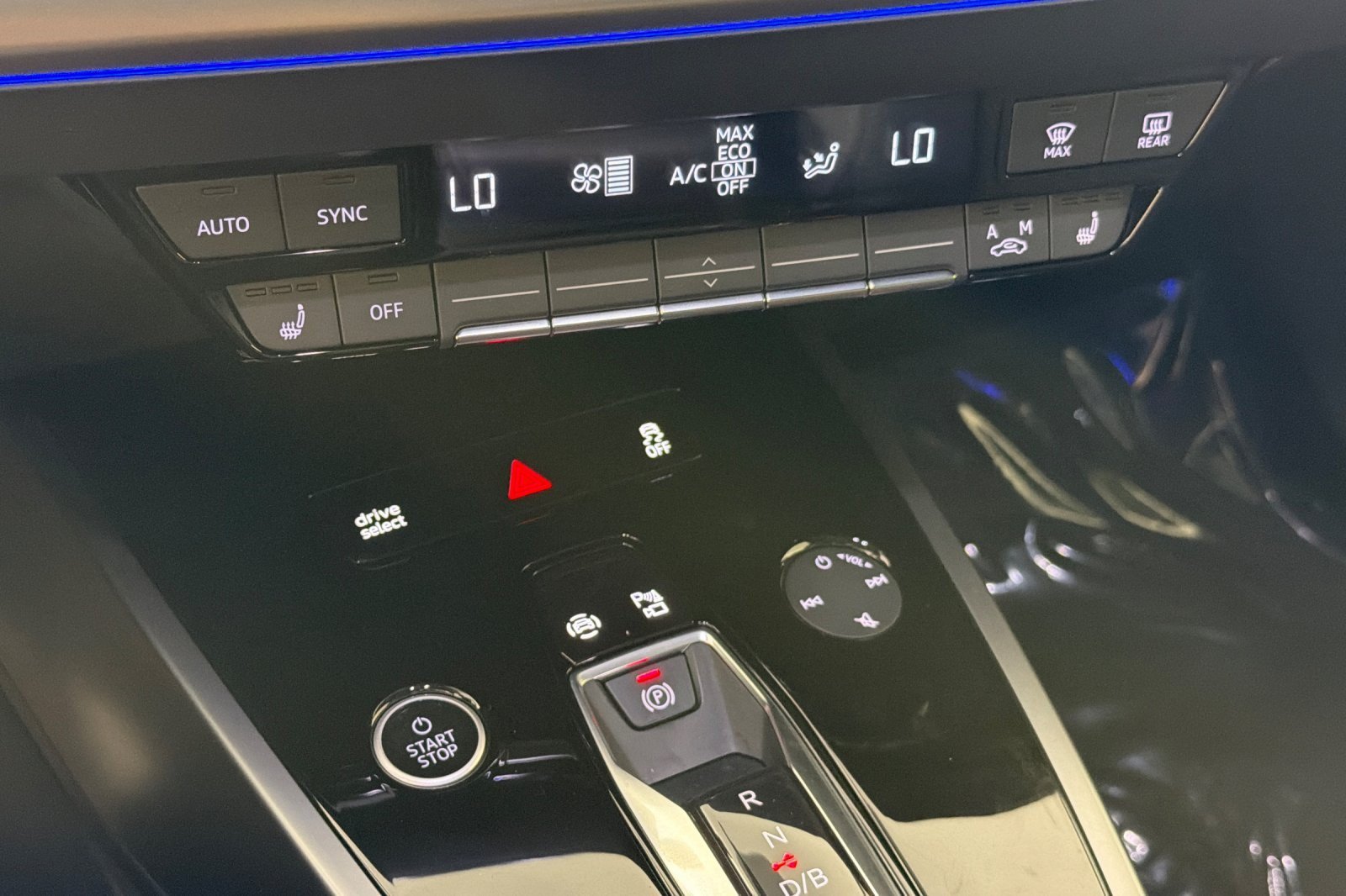 Certified 2023 Audi Q4 e-tron Premium Plus w/ Premium Plus AWD/4WD image 20