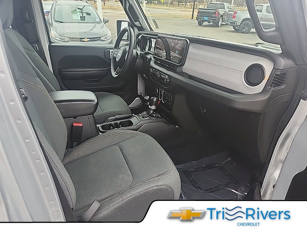 Used 2024 Jeep Wrangler Unlimited Sport AWD/4WD image 14