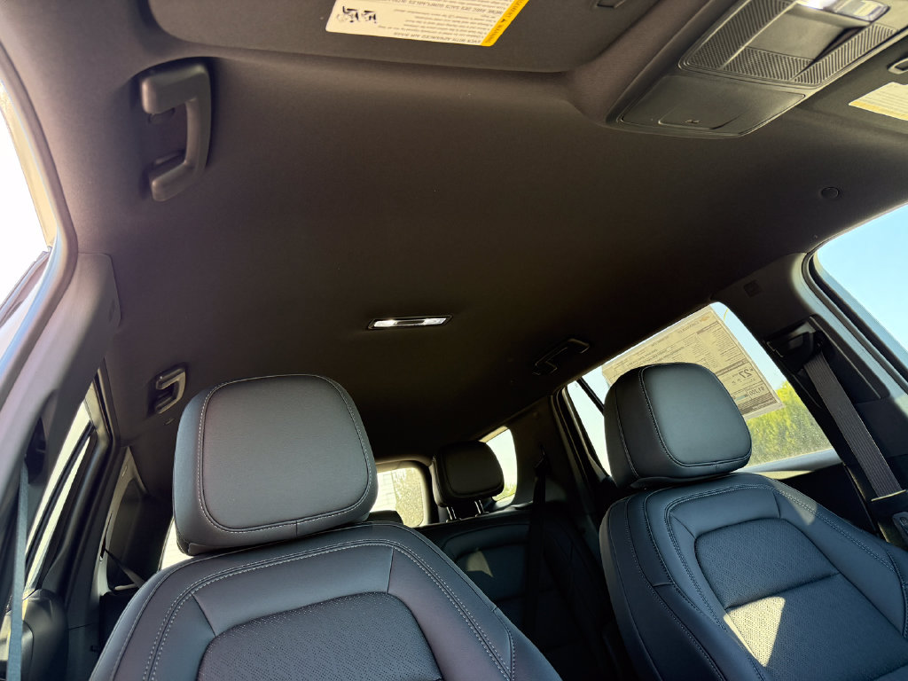 New 2027 Chevrolet Equinox LT w/ Convenience Package II FWD image 9