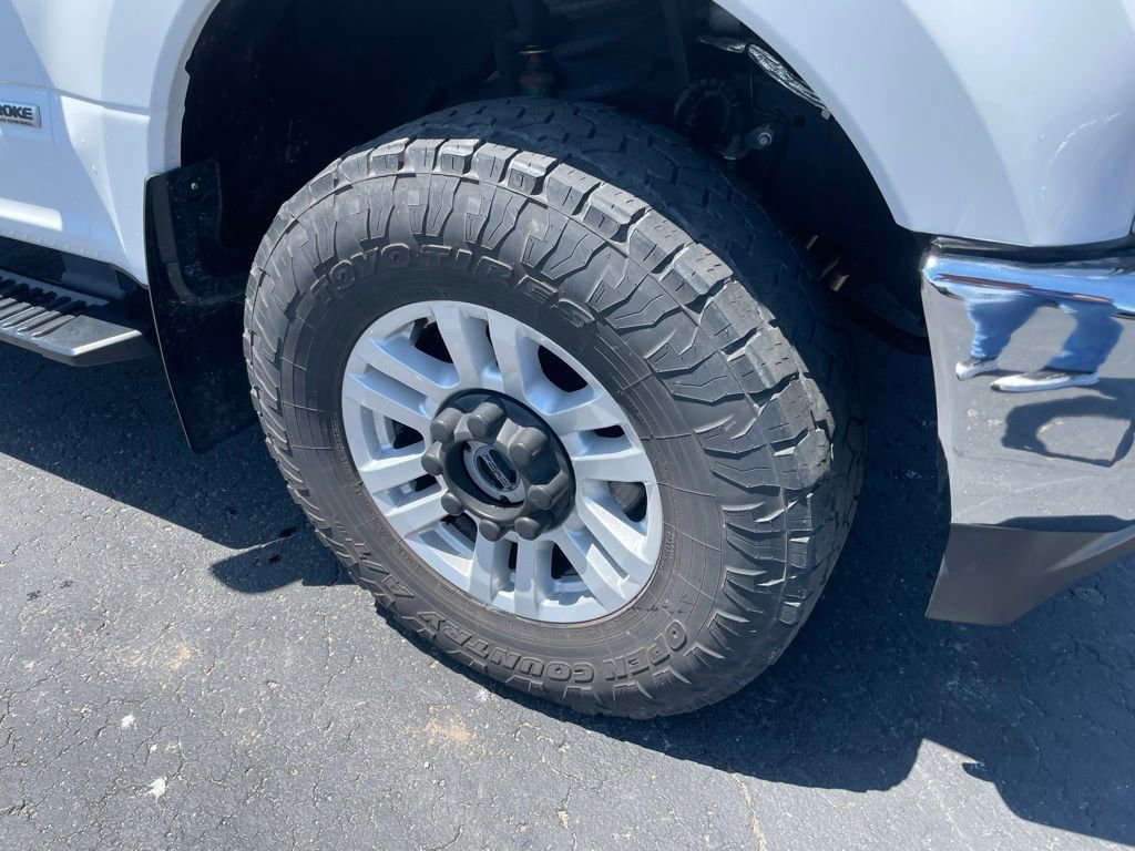 Used 2019 Ford F250 XLT AWD/4WD image 3