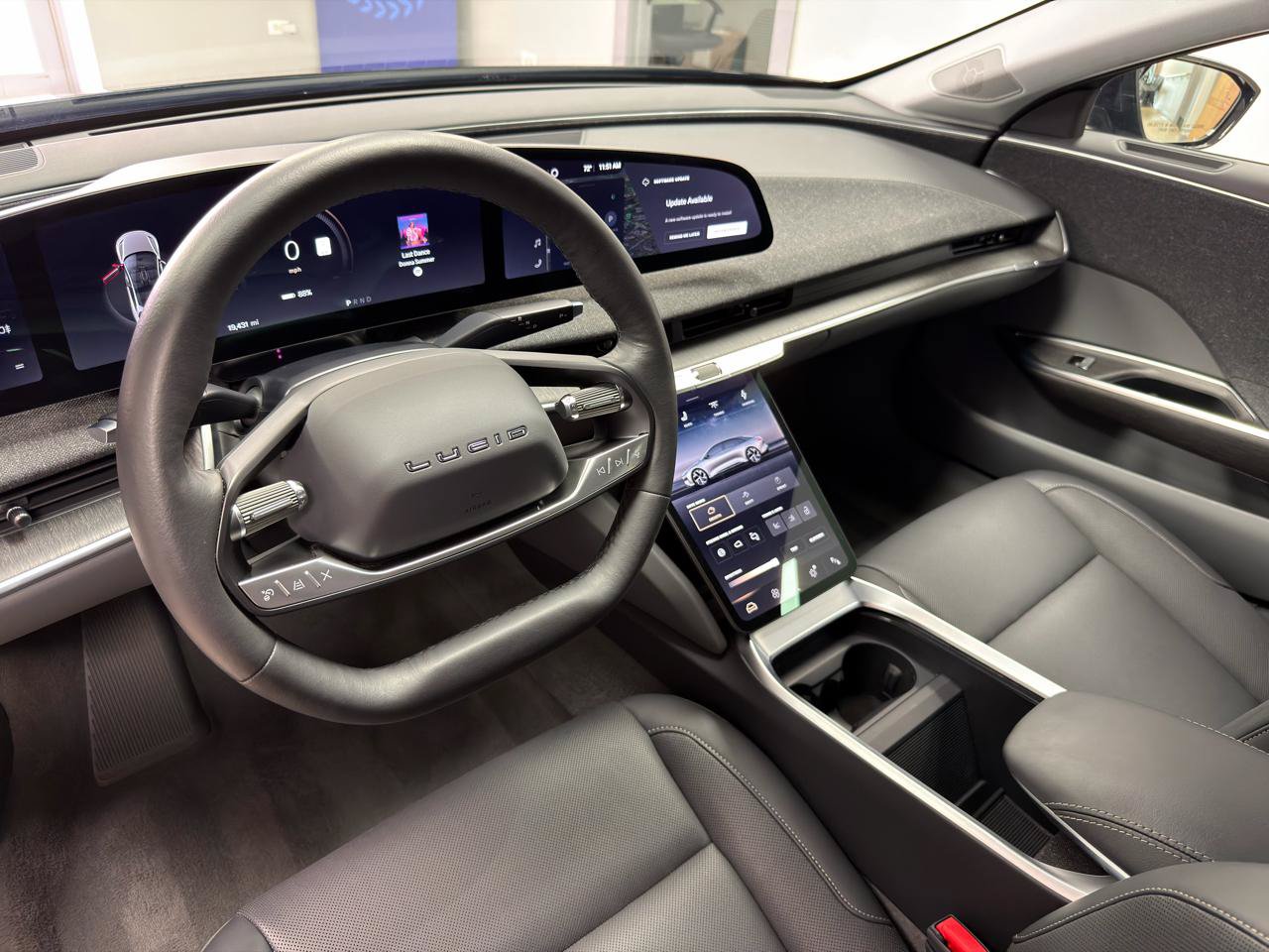 Used 2025 Lucid Air Pure RWD image 24