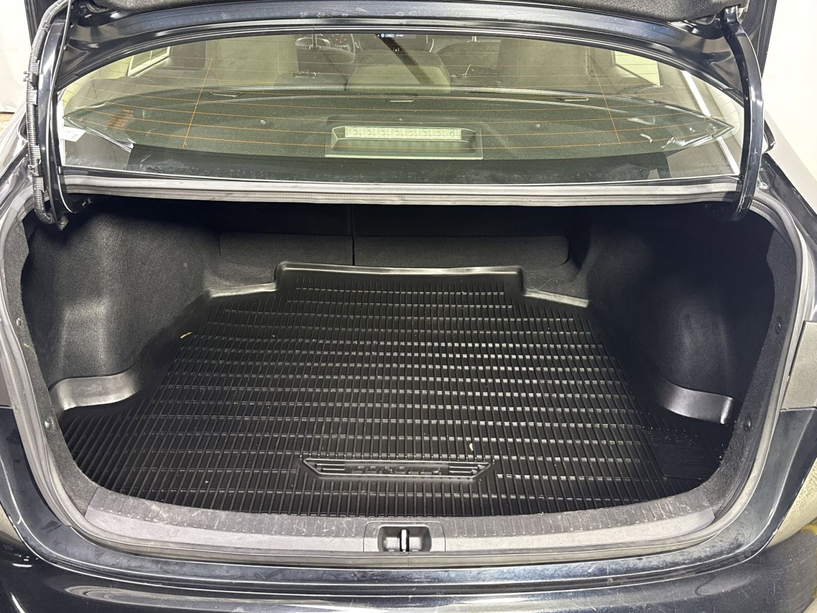 Used 2025 Toyota Corolla LE image 37