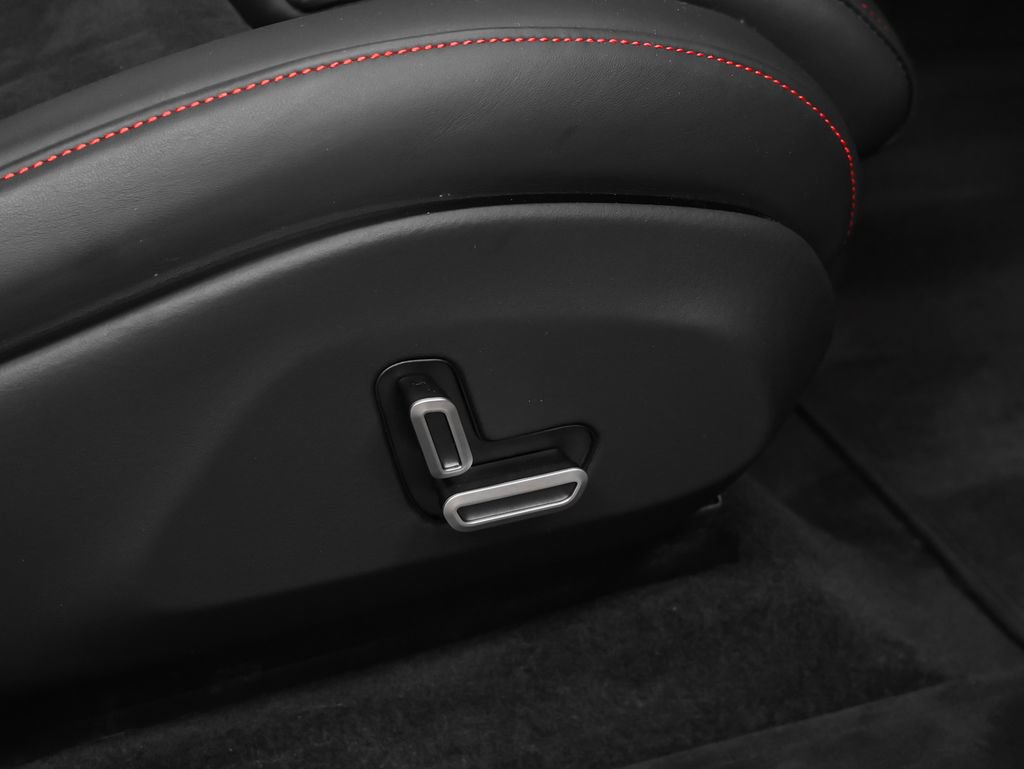 Certified 2025 Ferrari Purosangue AWD/4WD image 22