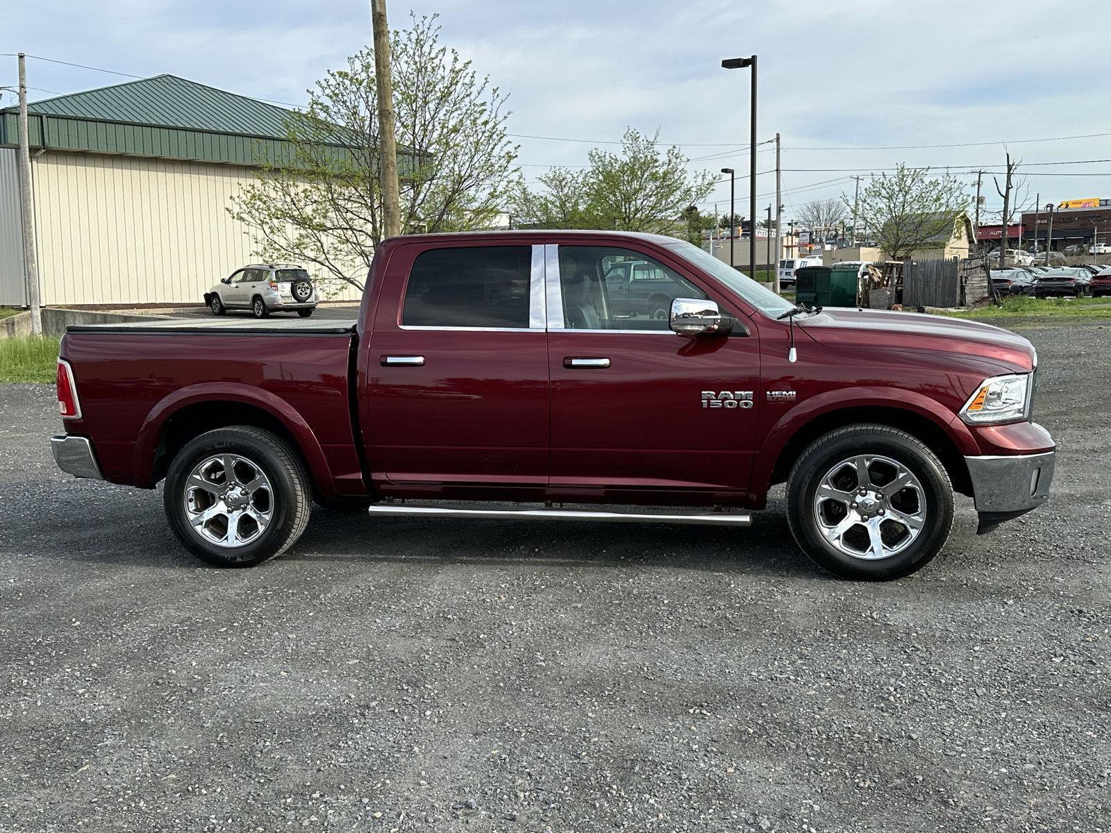 Used 2017 RAM 1500 Laramie image 9